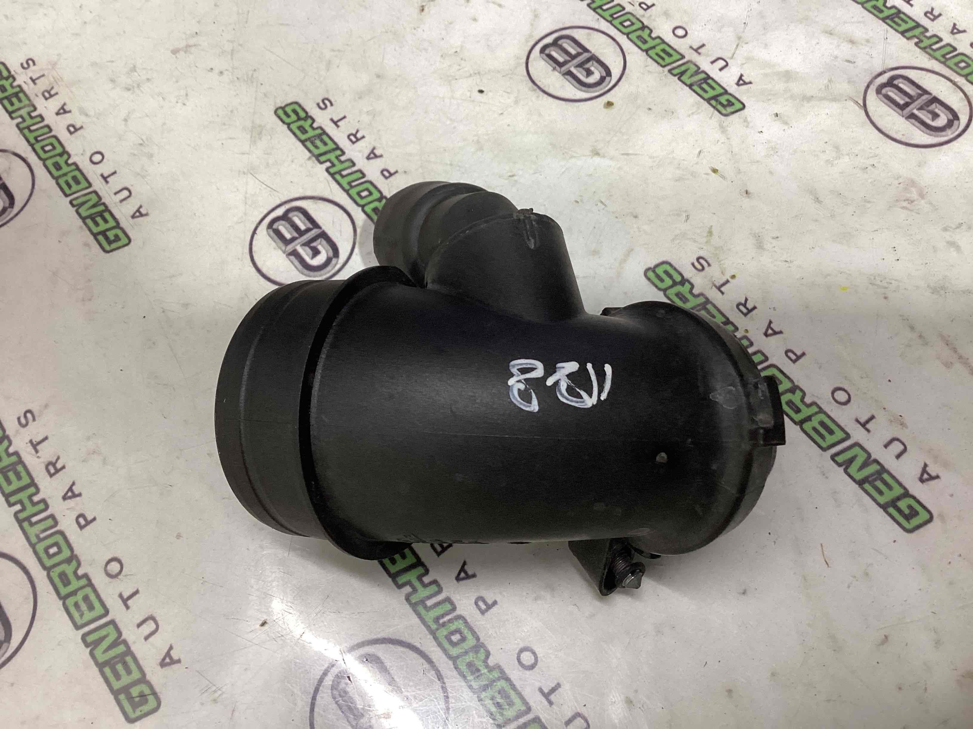 Патрубок воздушного фильтра