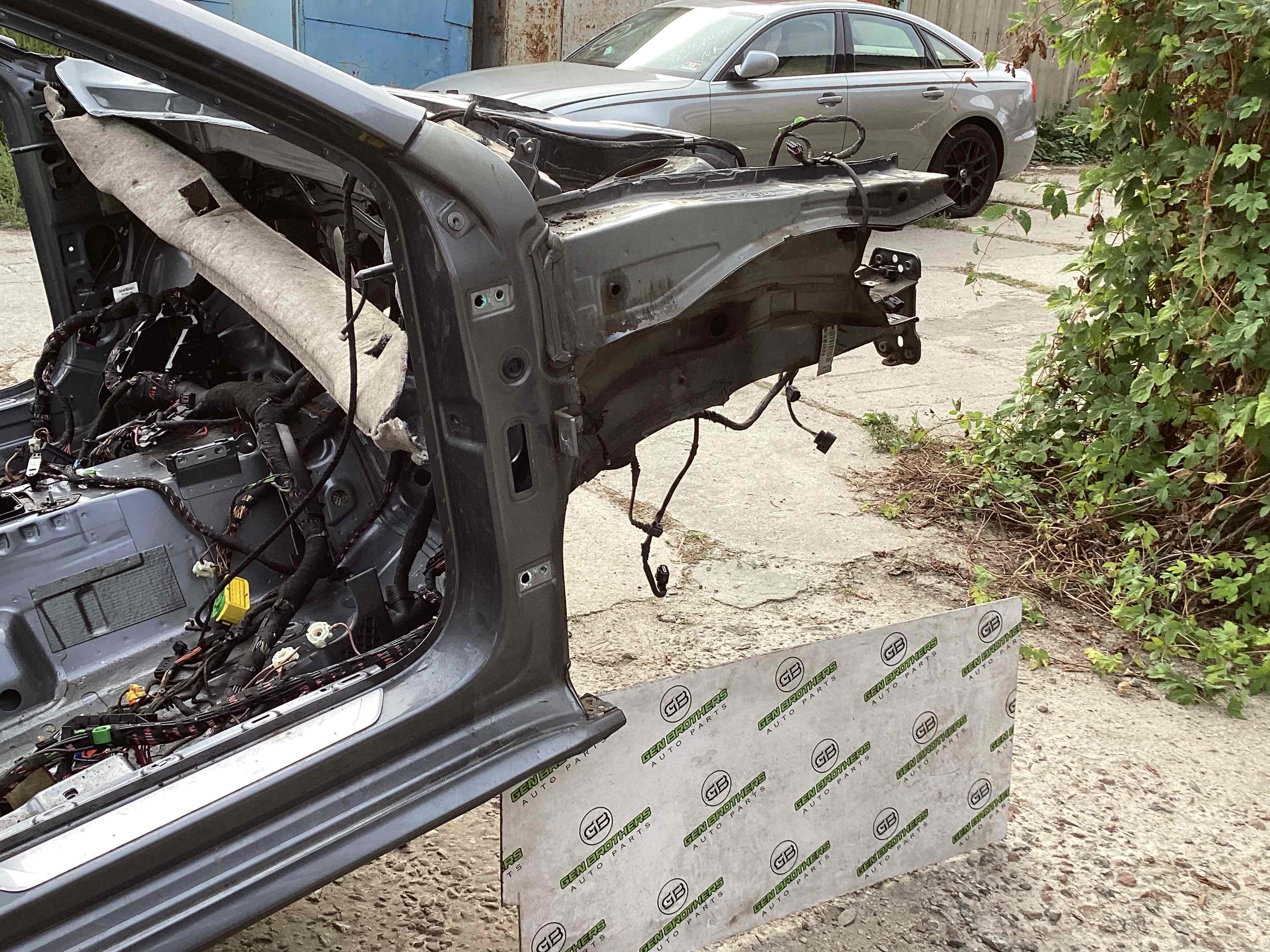 Четверть передняя правая