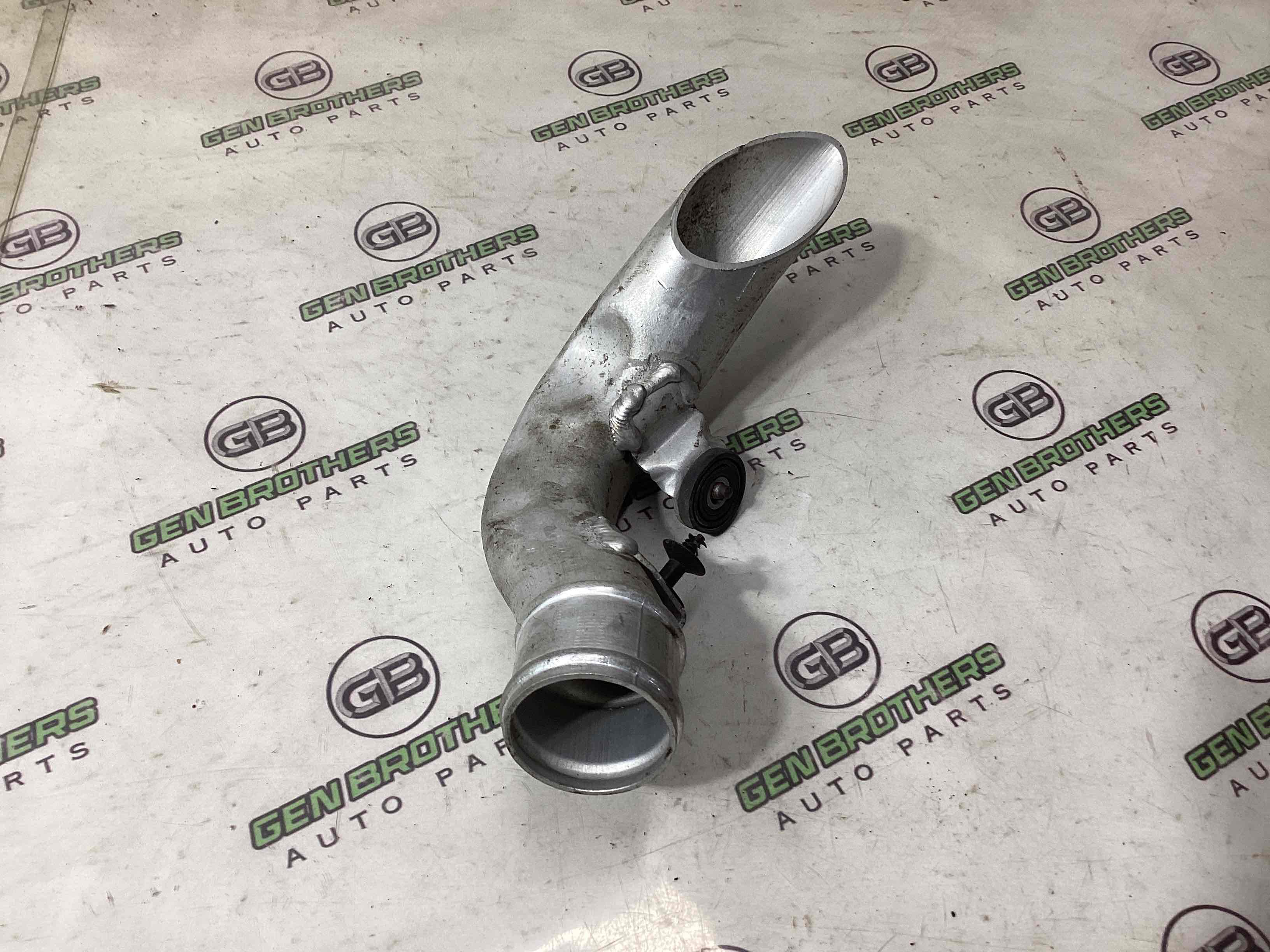 Патрубок интеркулера