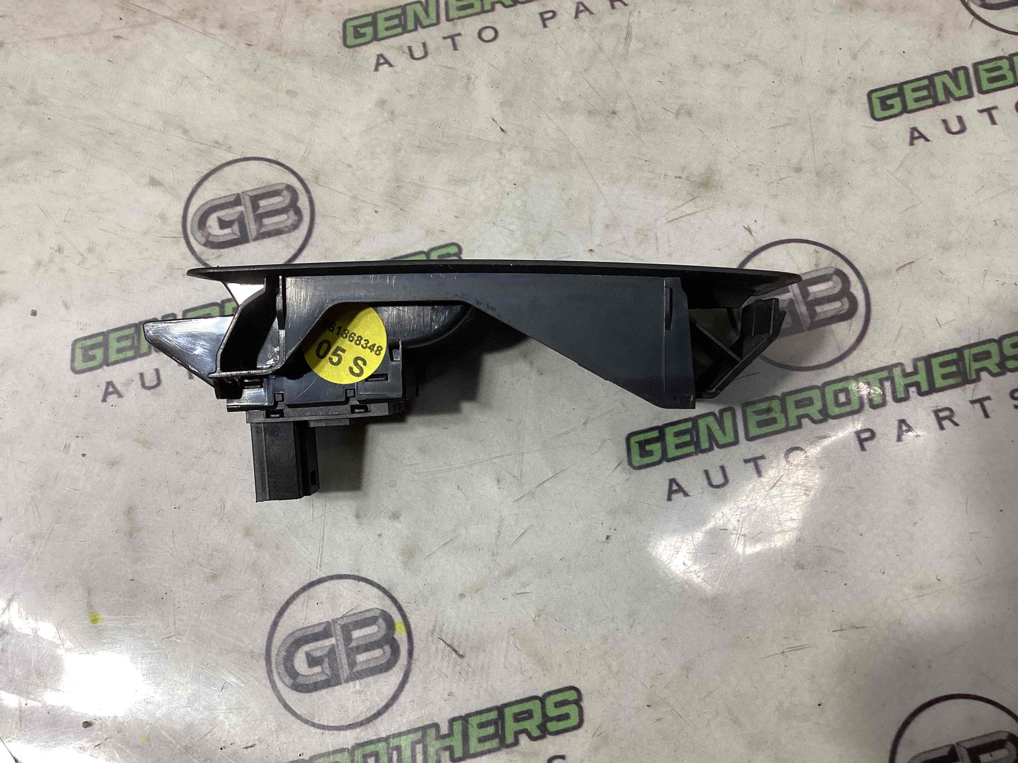 Кнопки управления стеклоподъемниками