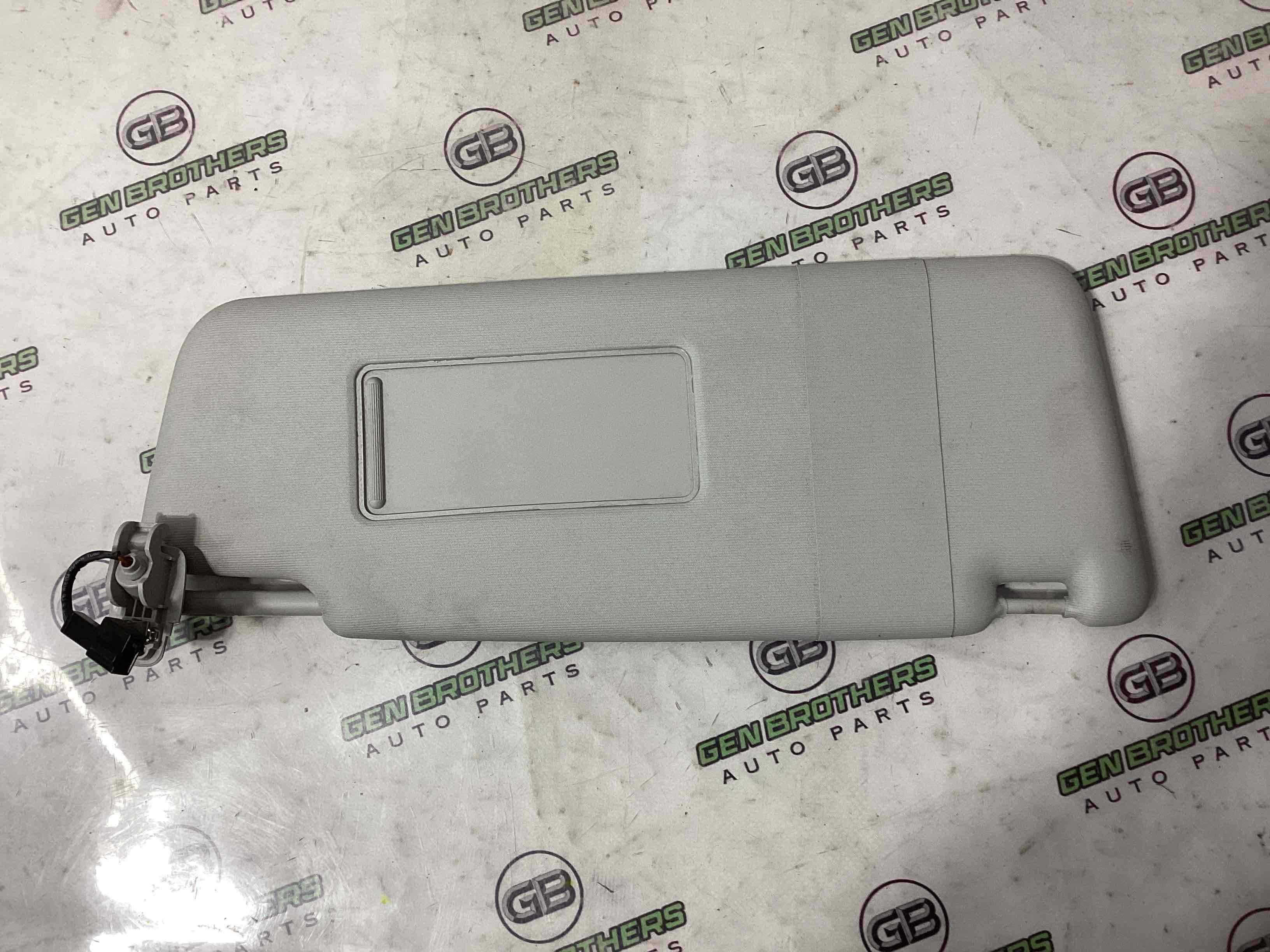 Козырек солнцезащитный