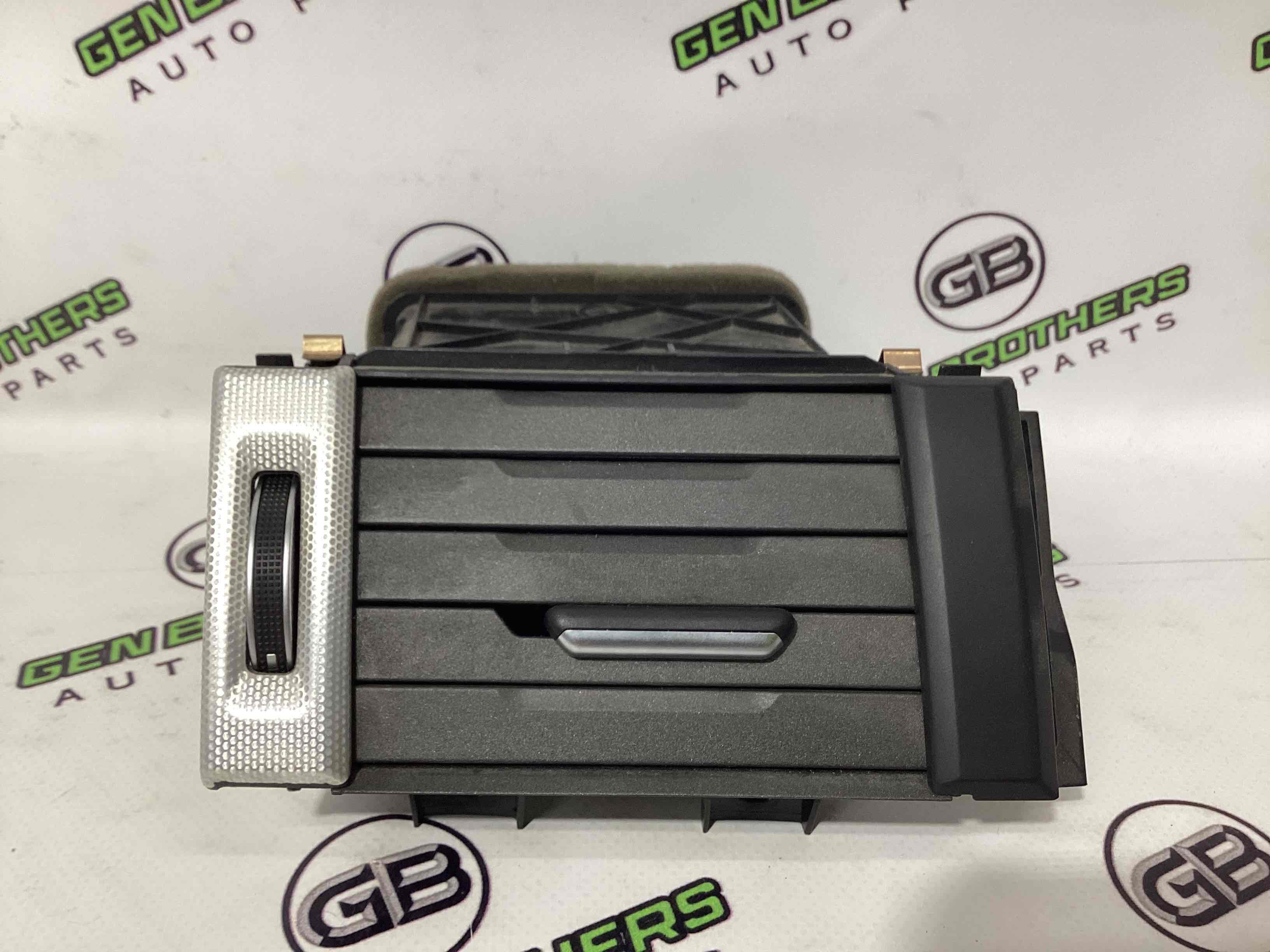 Дефлектор обдува салона