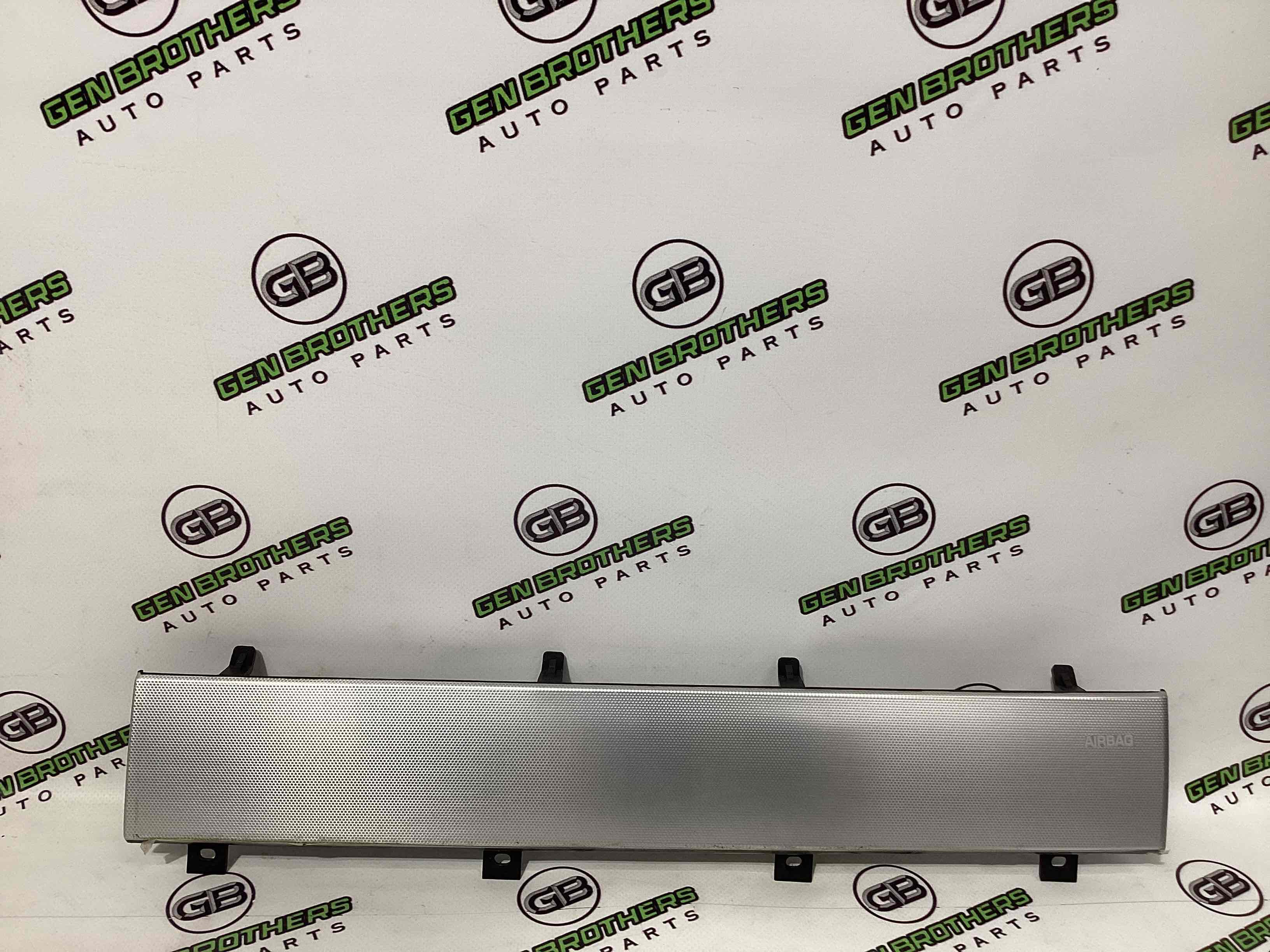 Обшивка приборной панели торпедо