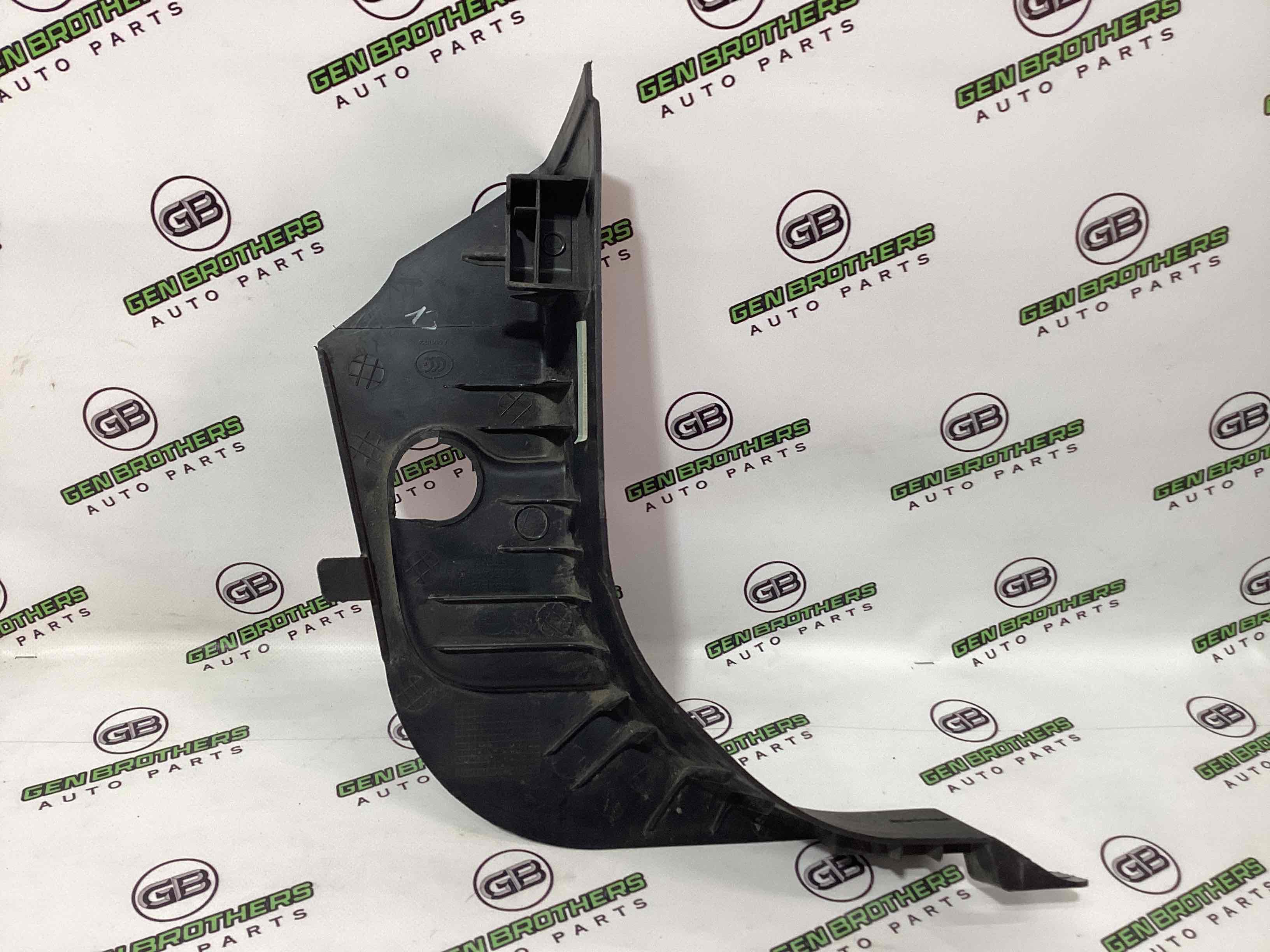 Пластиковые элементы салона