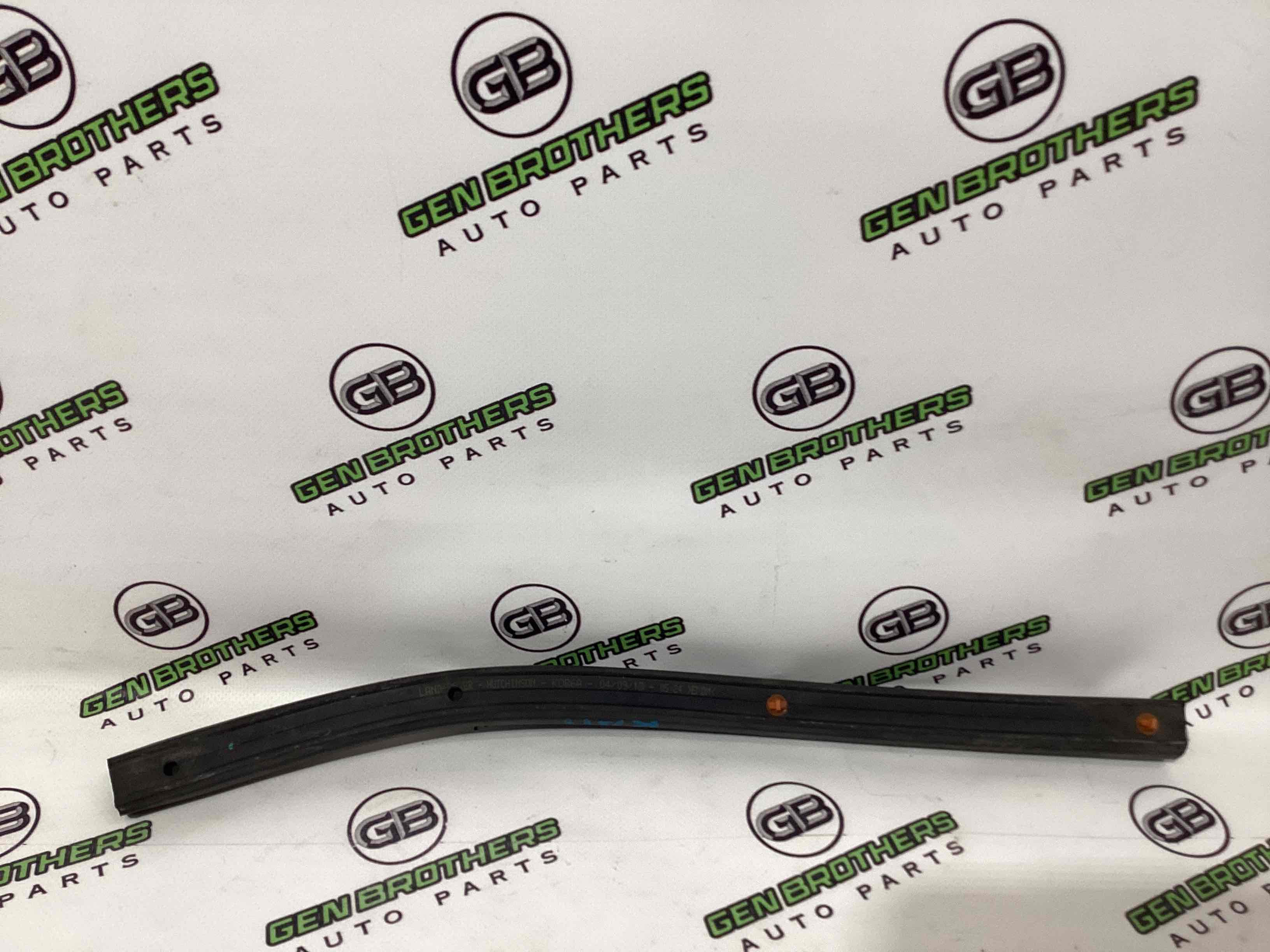 Уплотнитель капота, изолятор, шуба