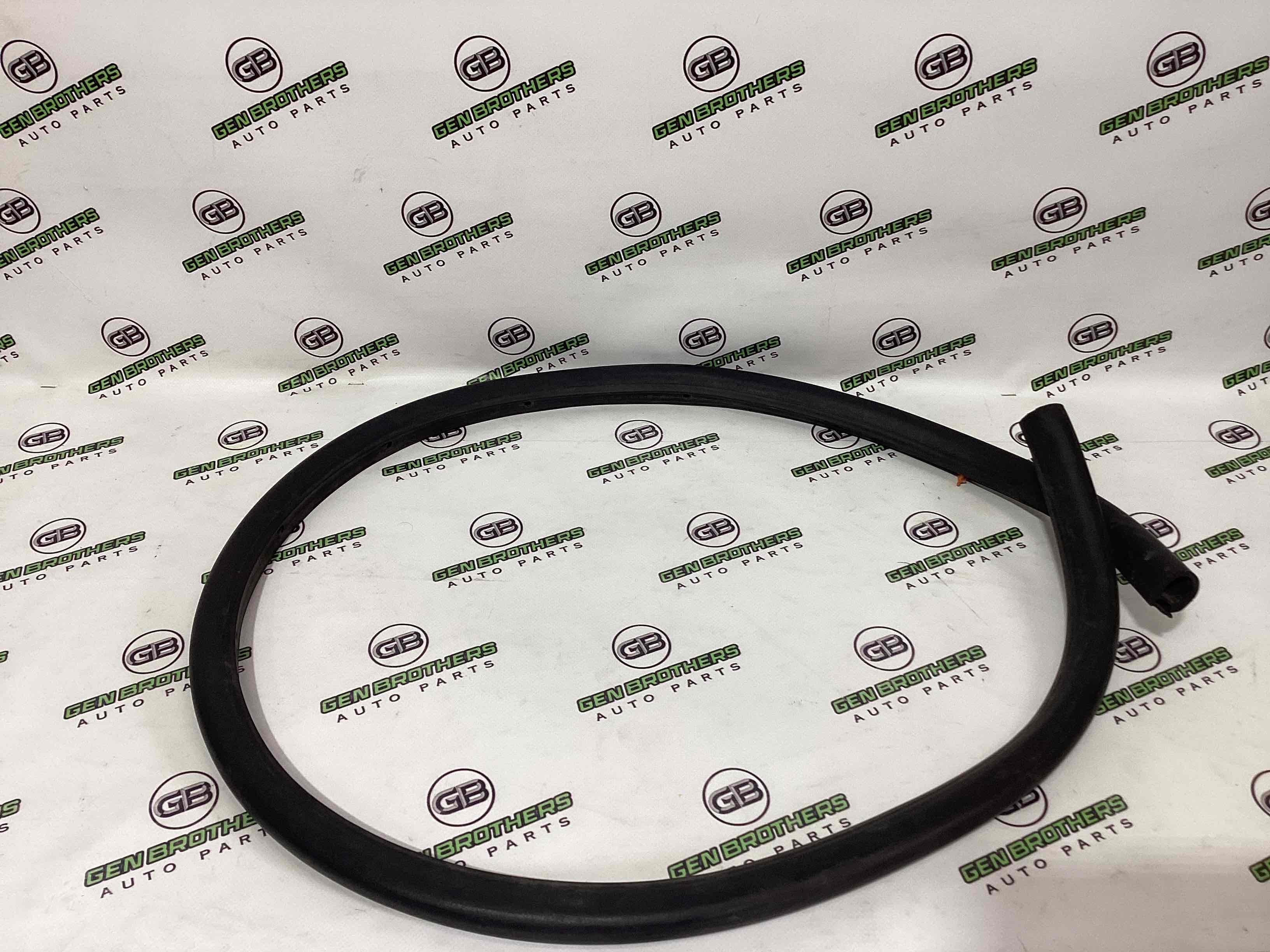 Уплотнитель капота, изолятор, шуба