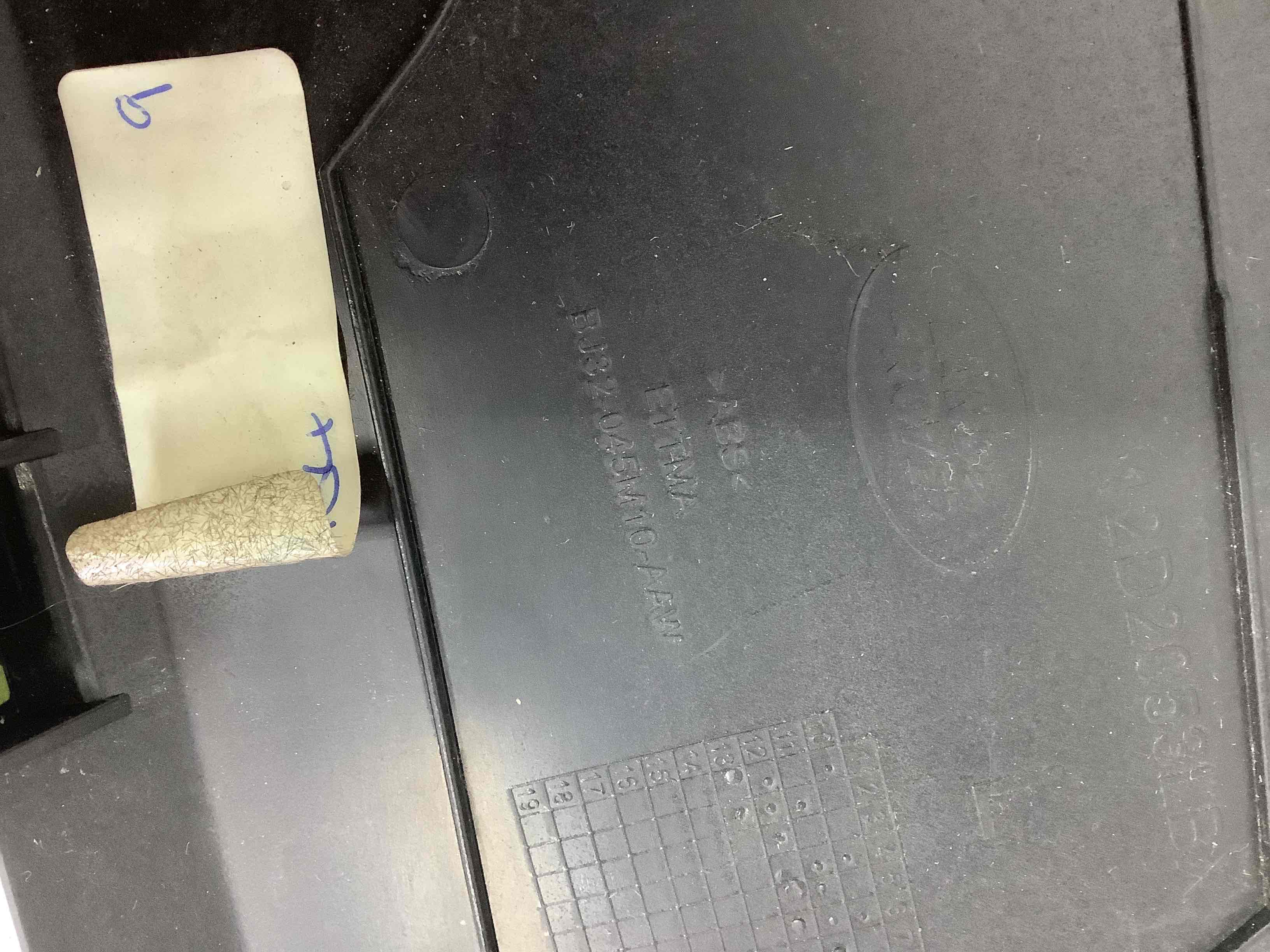 Пластиковые элементы салона