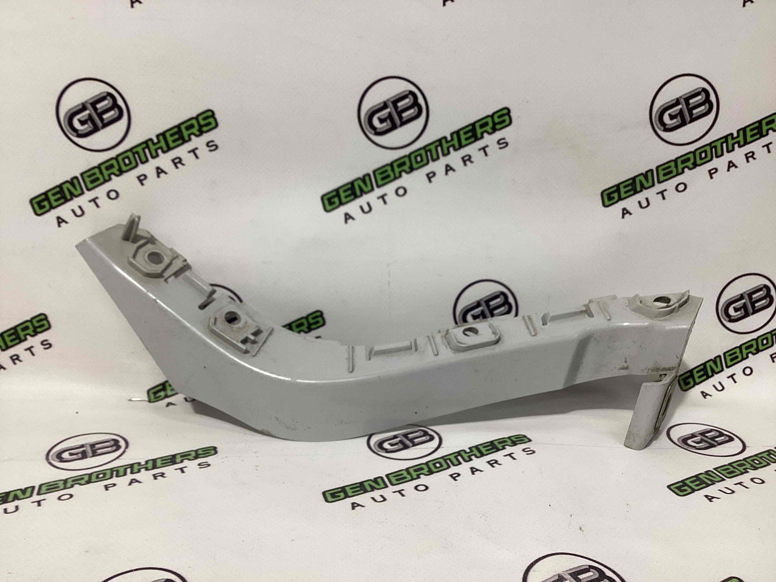 Крепление заднего бампера левое