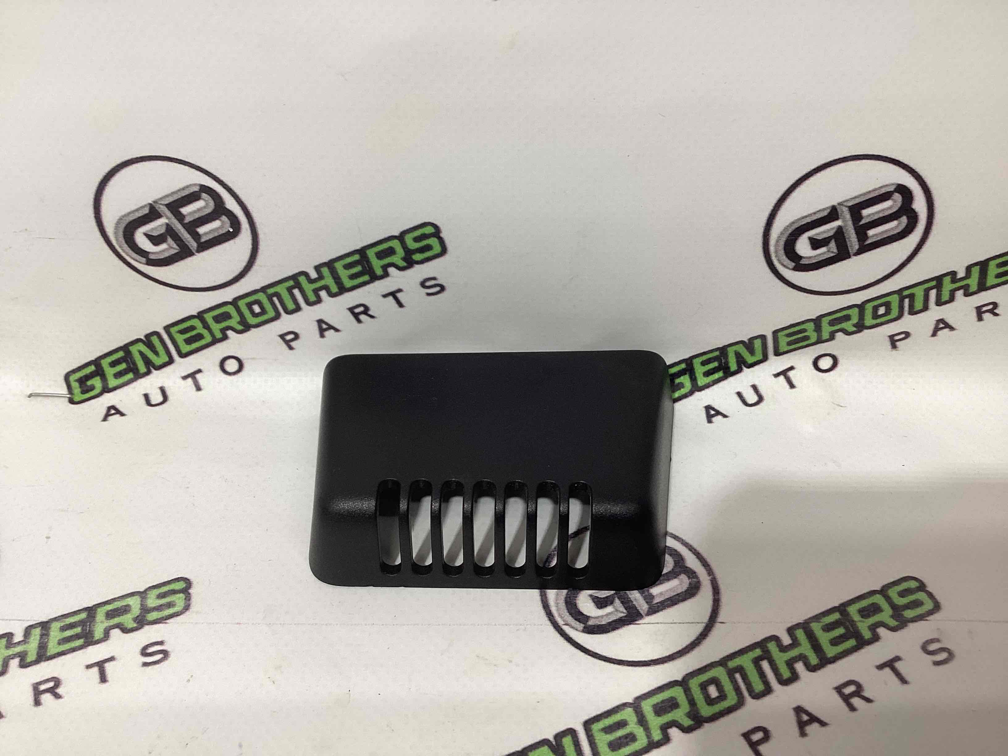 Пластиковые элементы салона