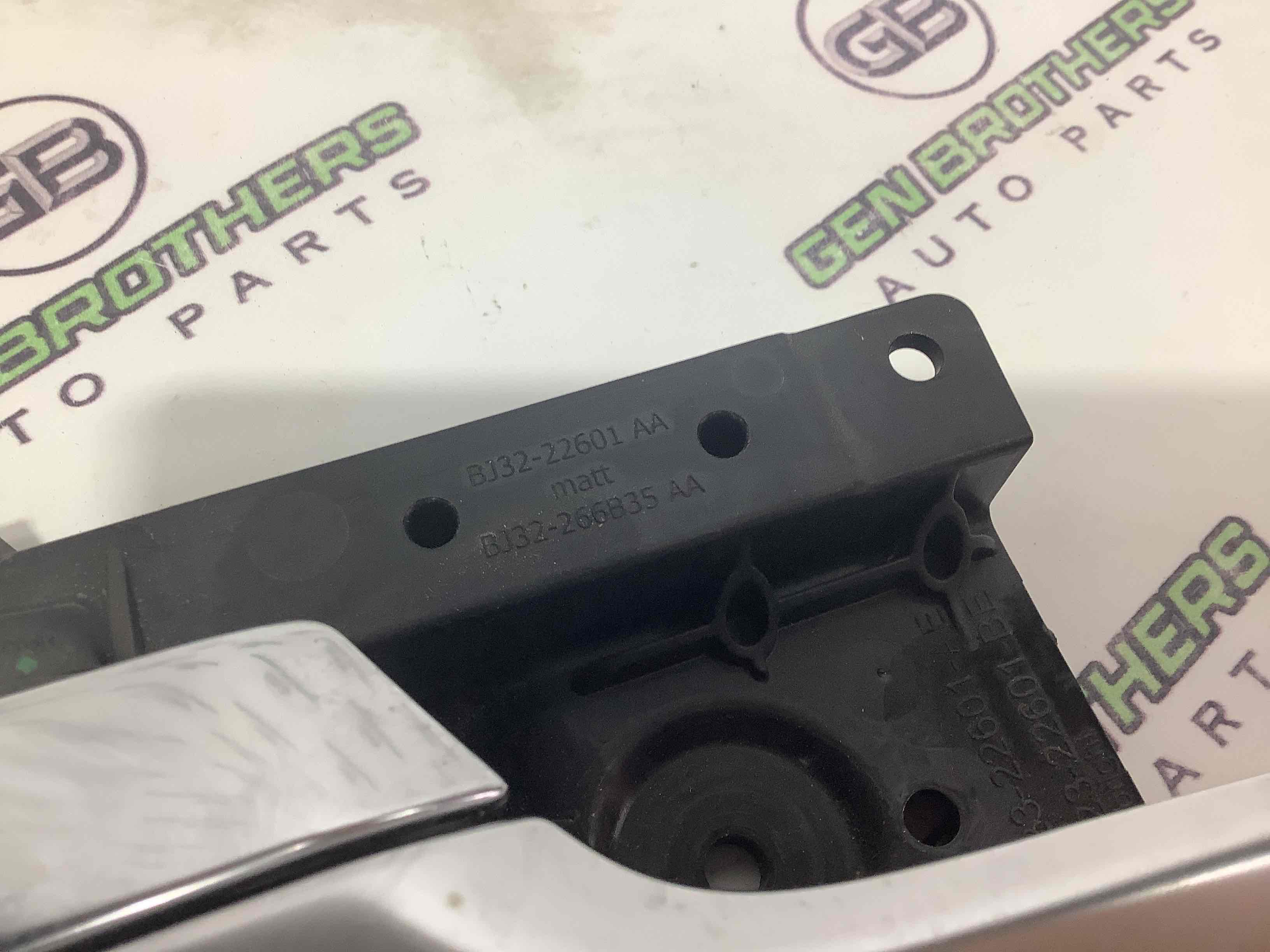 Ручка дверей салона внутренняя, поручень