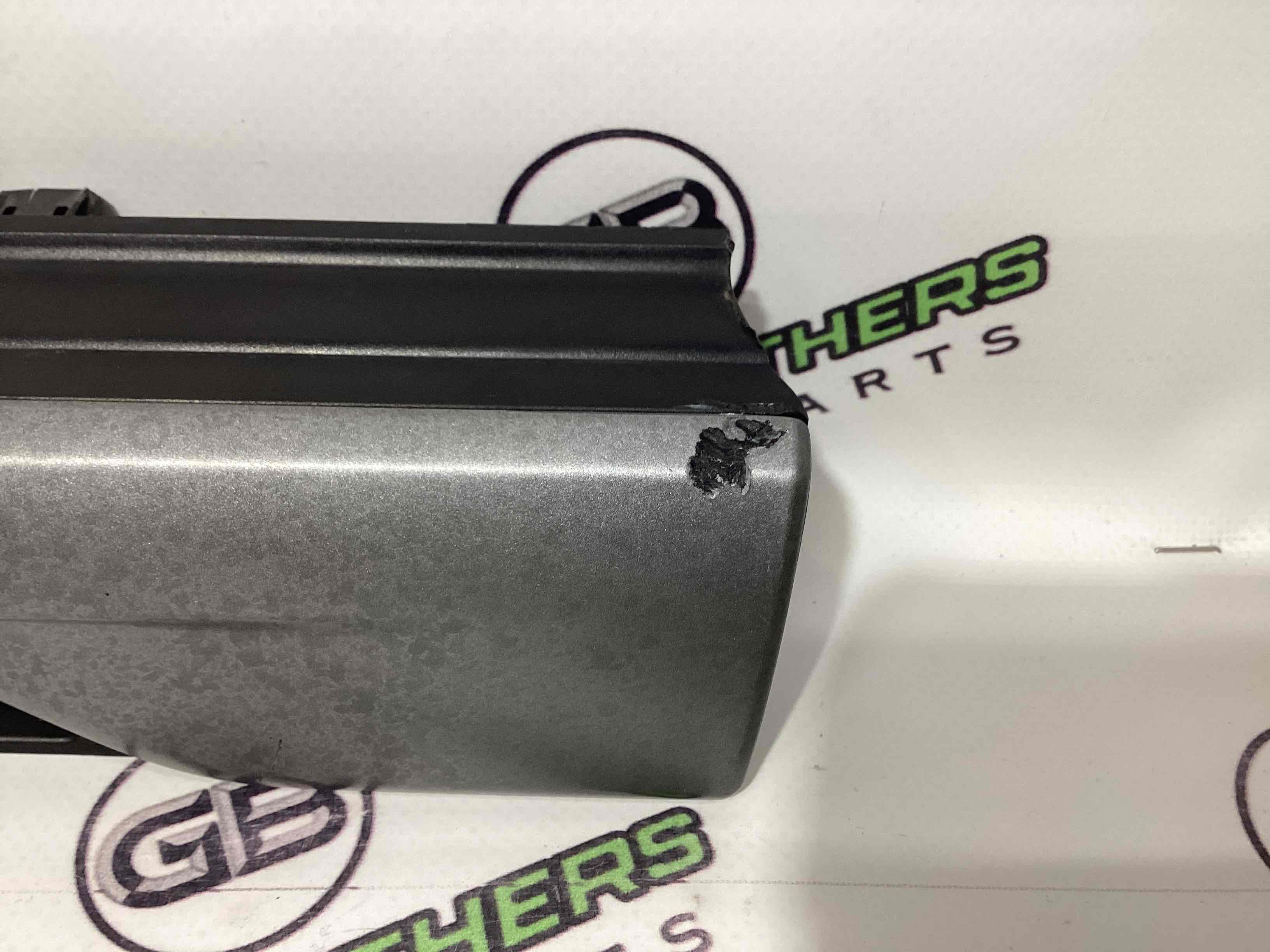 Молдинг крылья, играть и жабры крылья