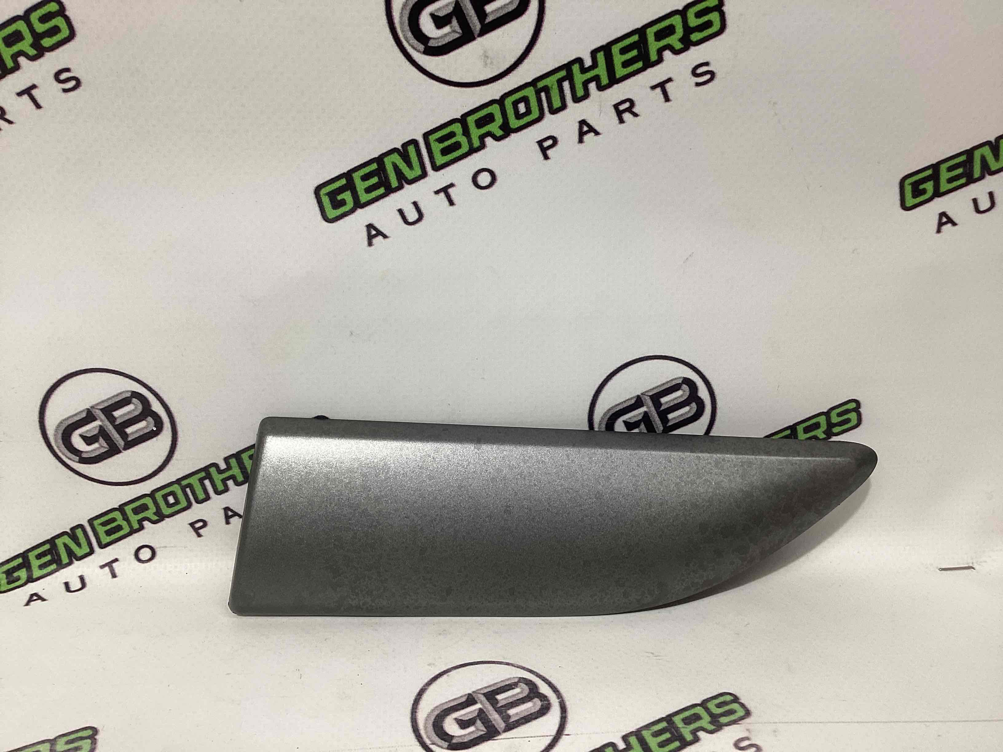 Молдинг двери передней левой