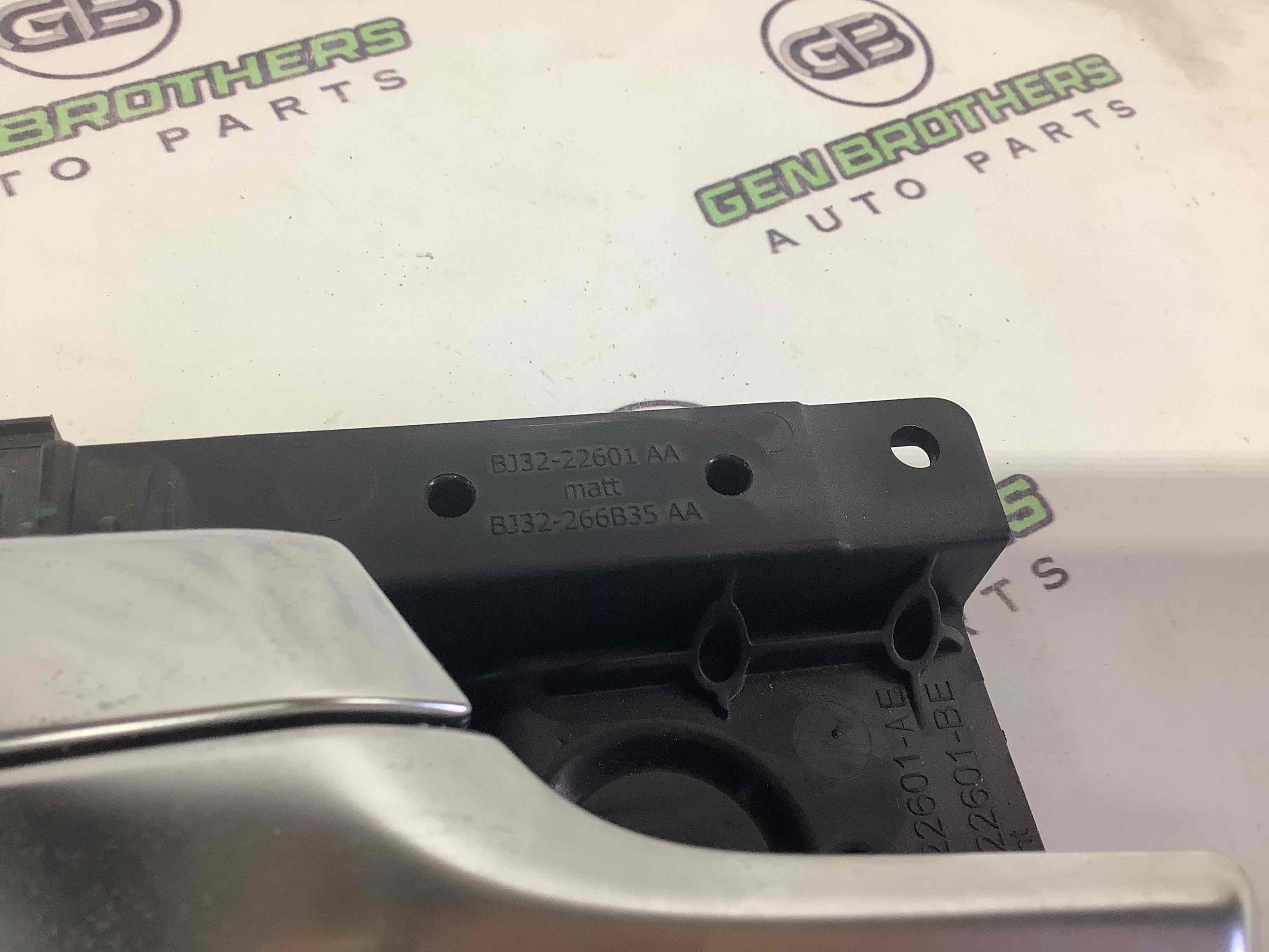 Ручка дверей салона внутренняя, поручень