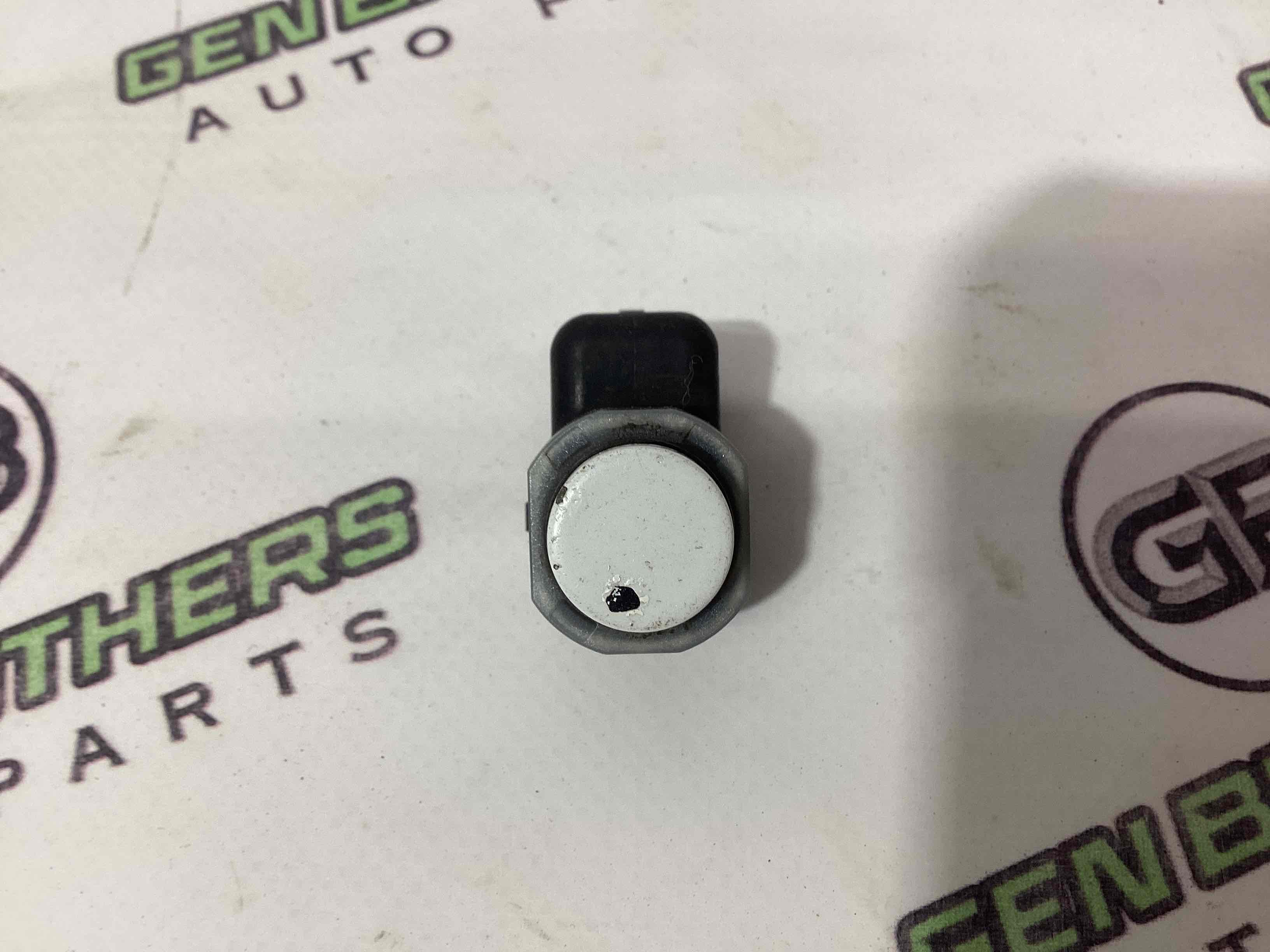 Парктроник, крепеж, корпус