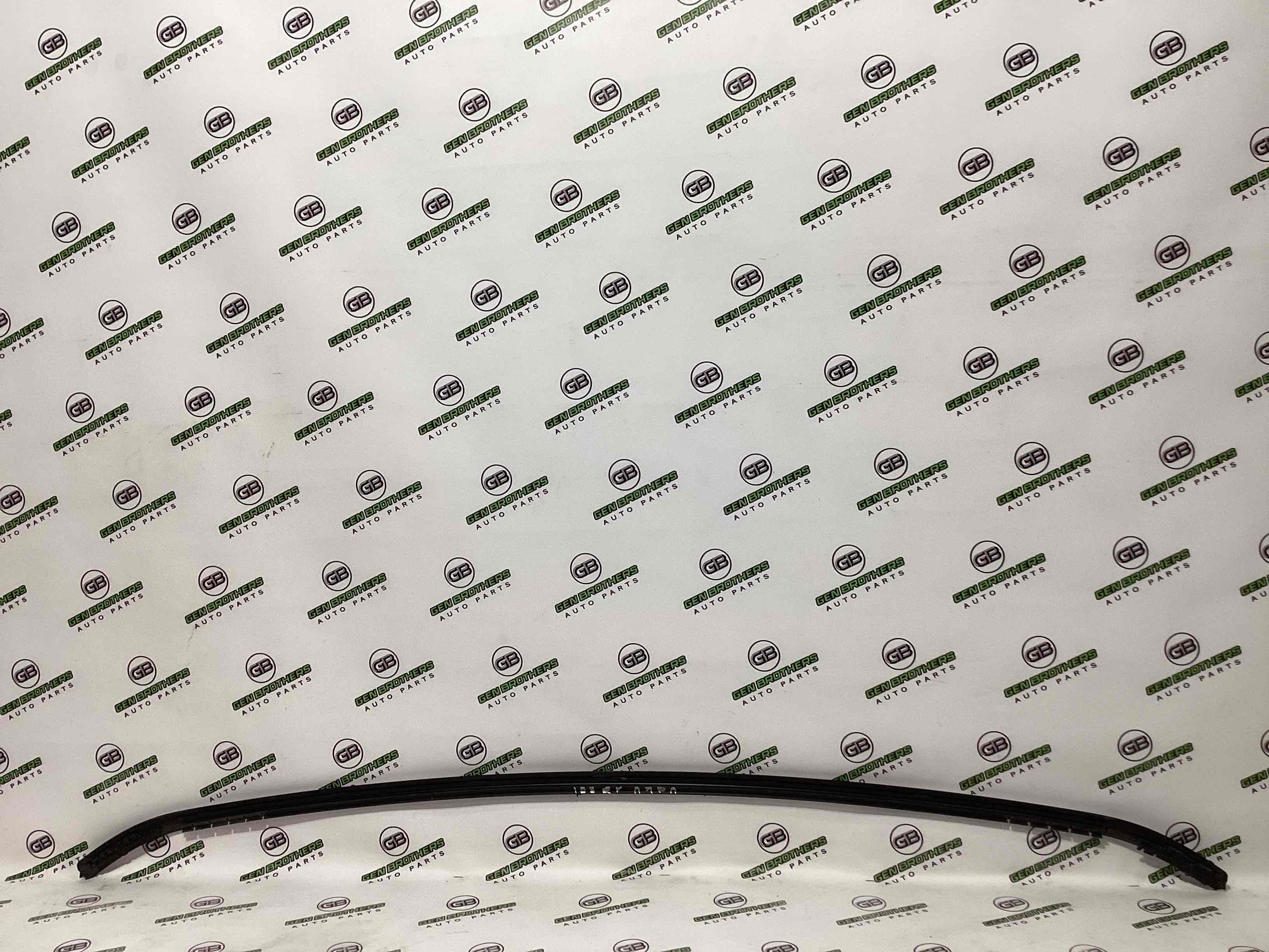 Молдинг дверь багажника, крышки багажника, задние молдинги кузова