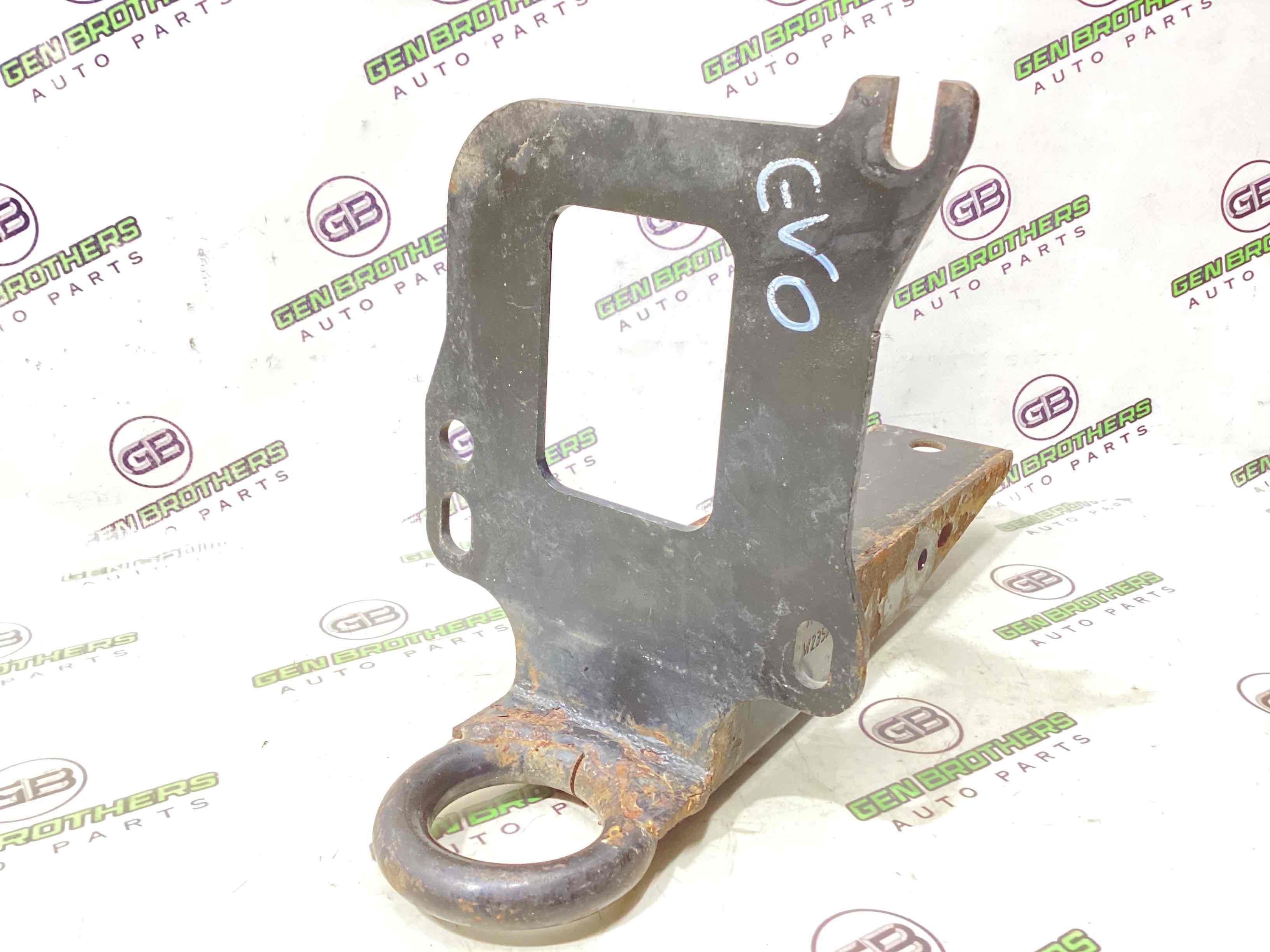 Крюк буксировочный