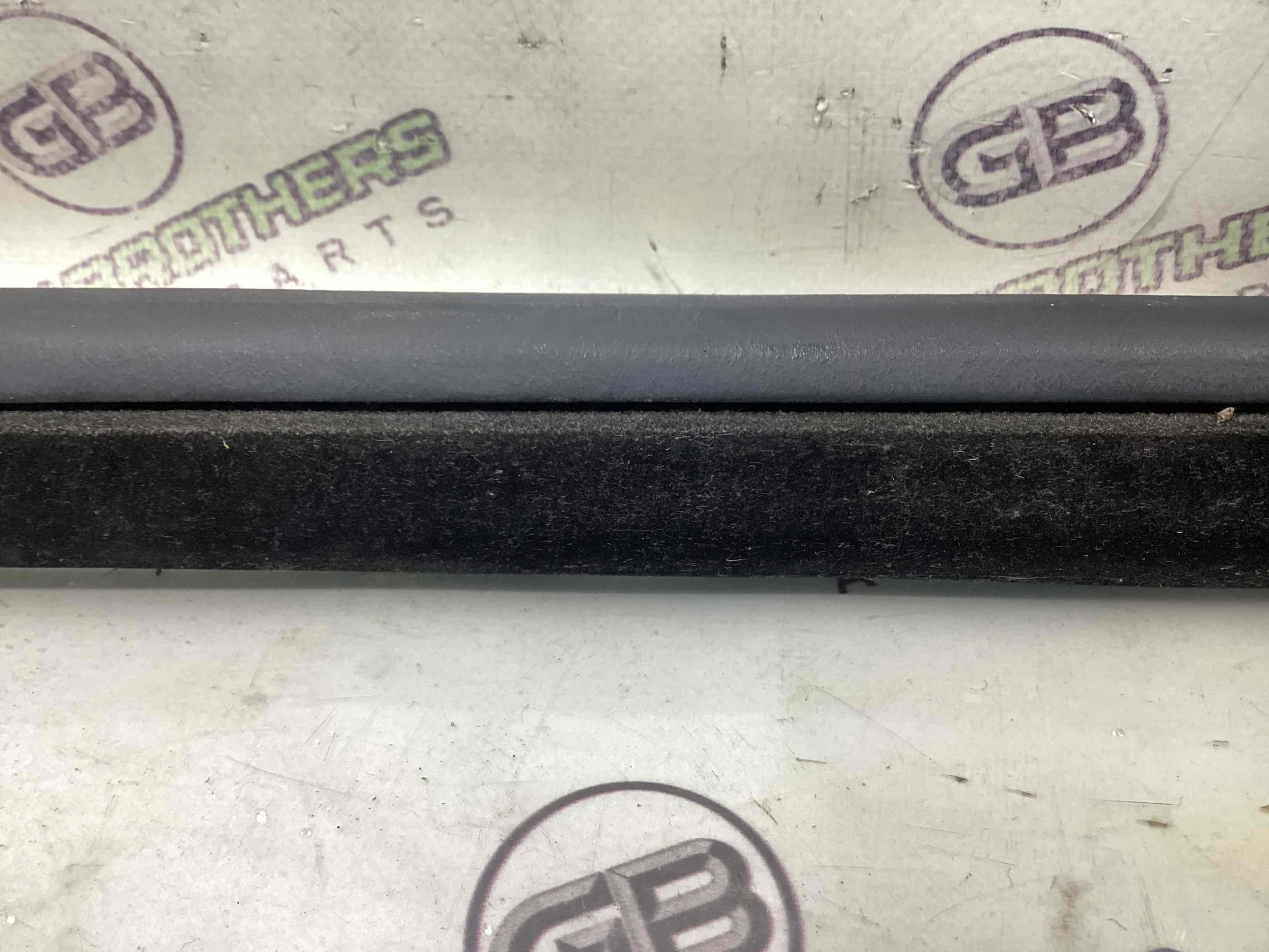 Уплотнитель стекла, двери