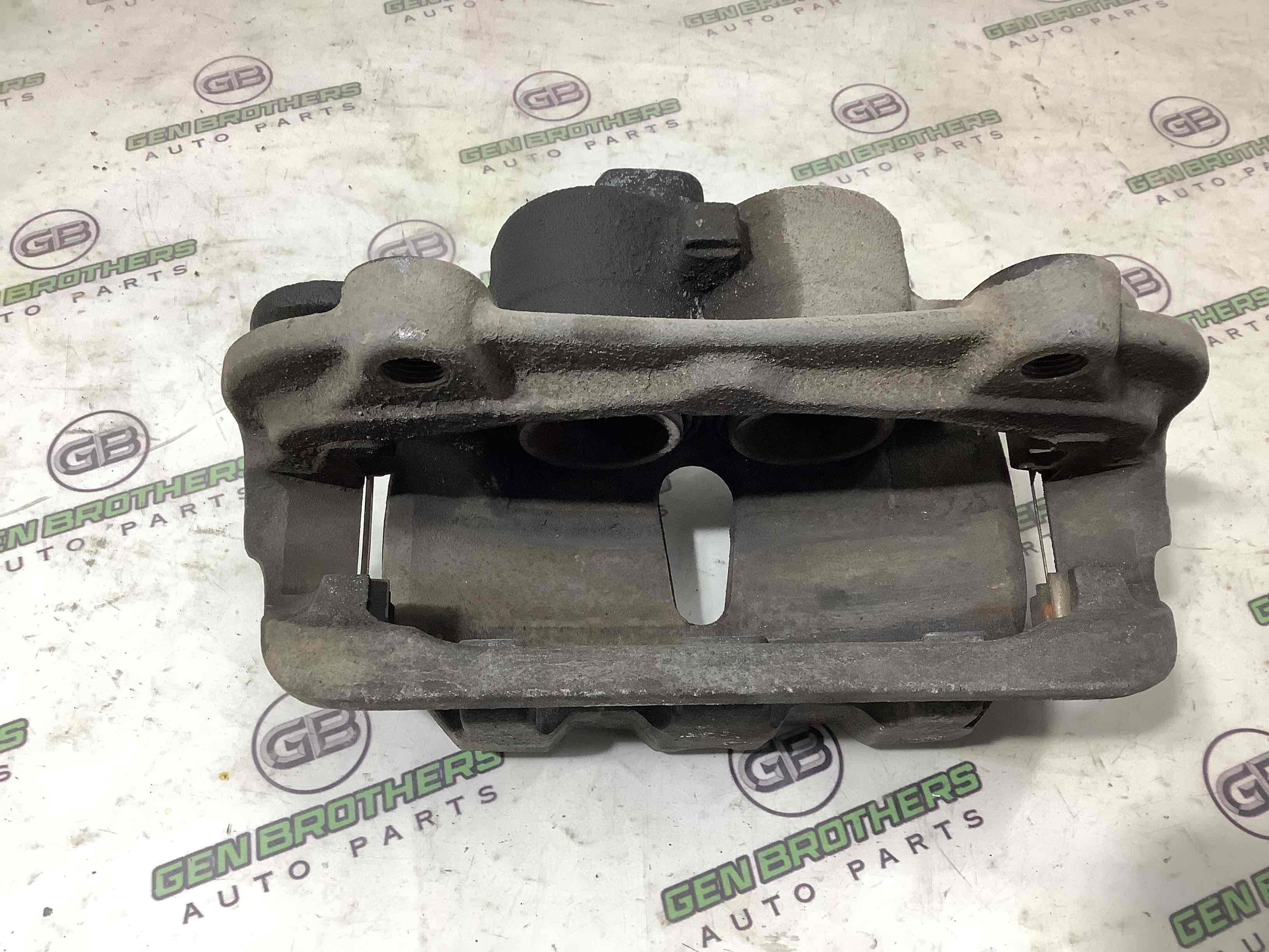 Супорт передній правий