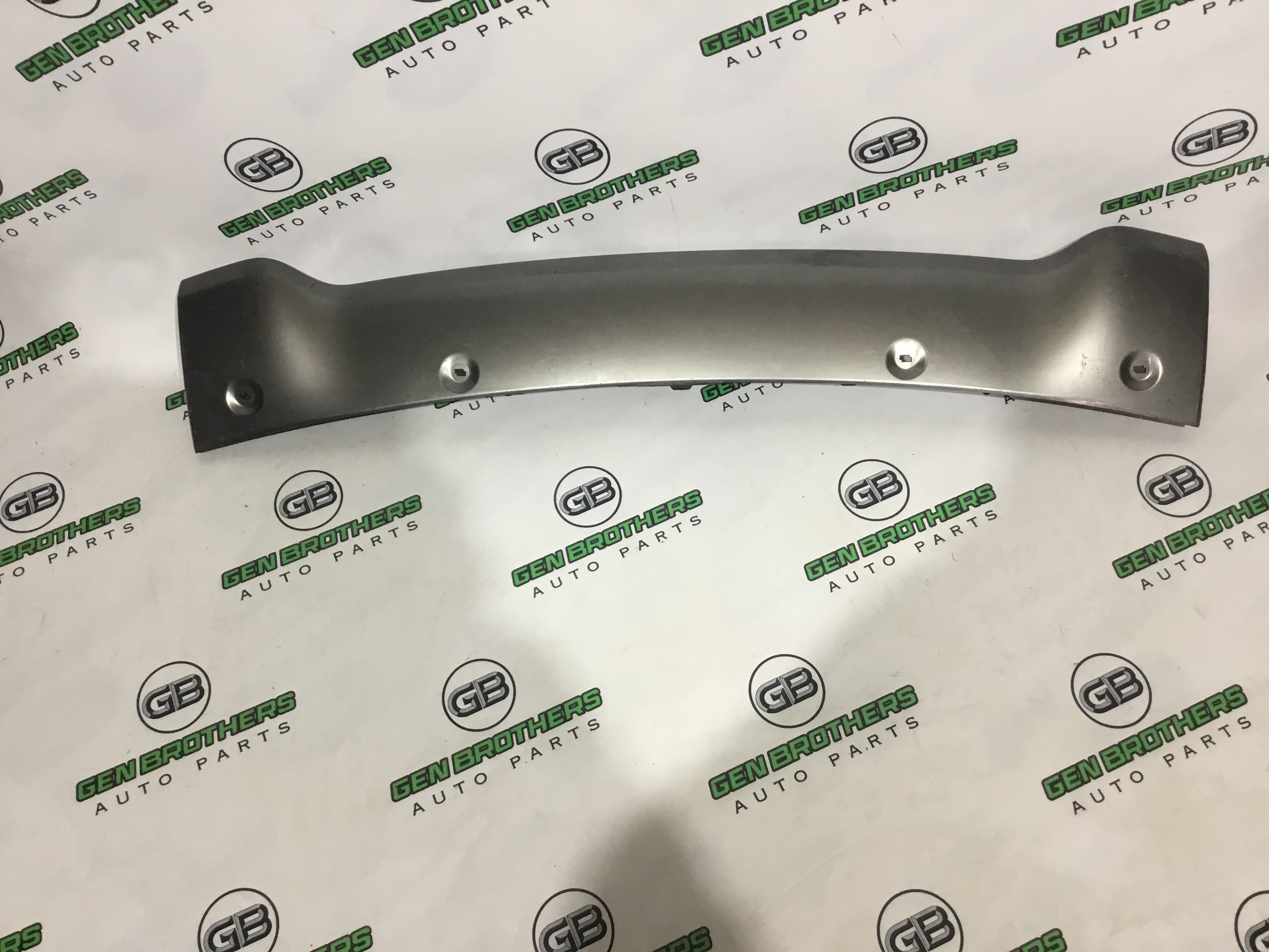 Бампер передній