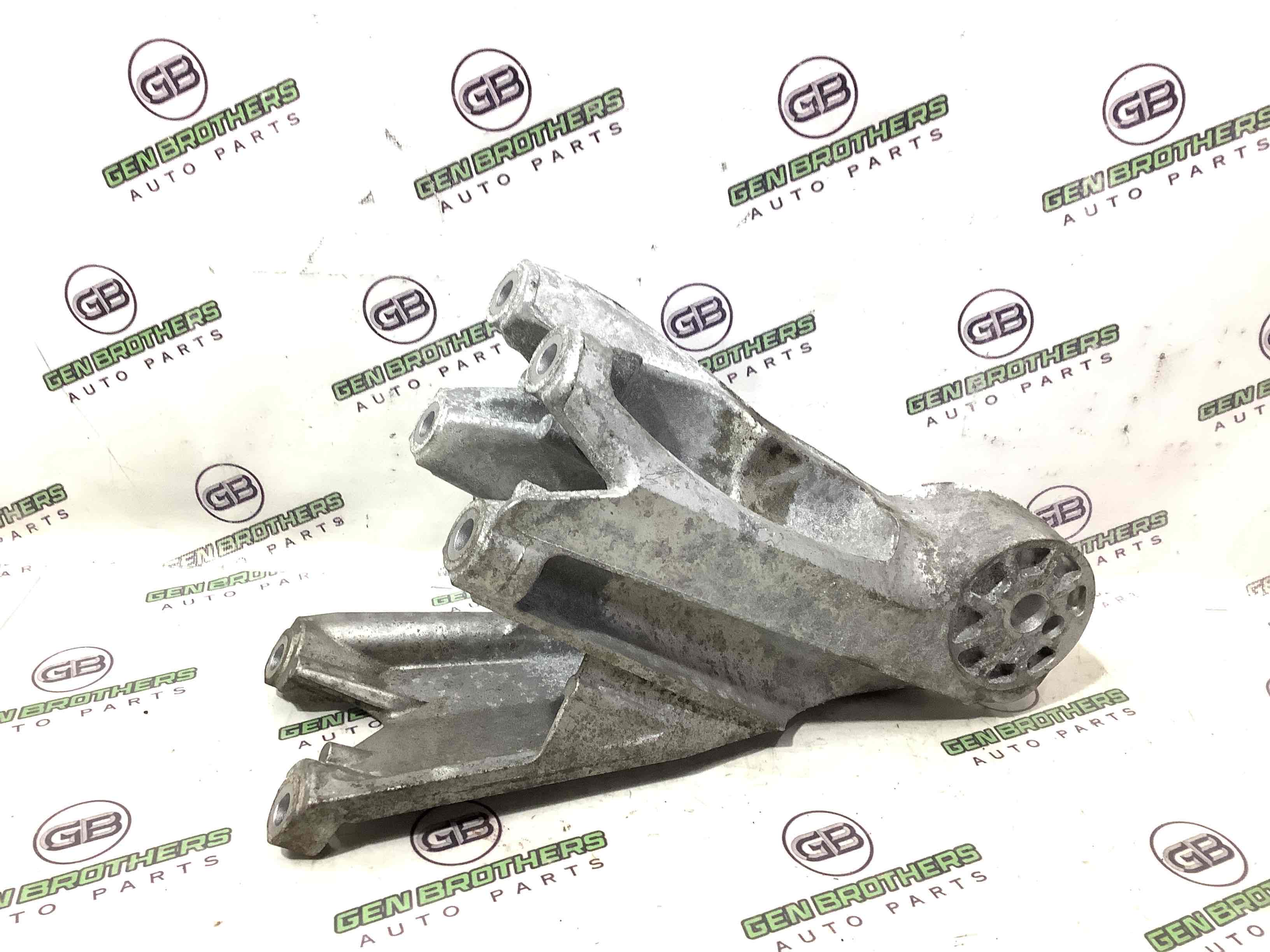 Кронштейн двигуна опорний