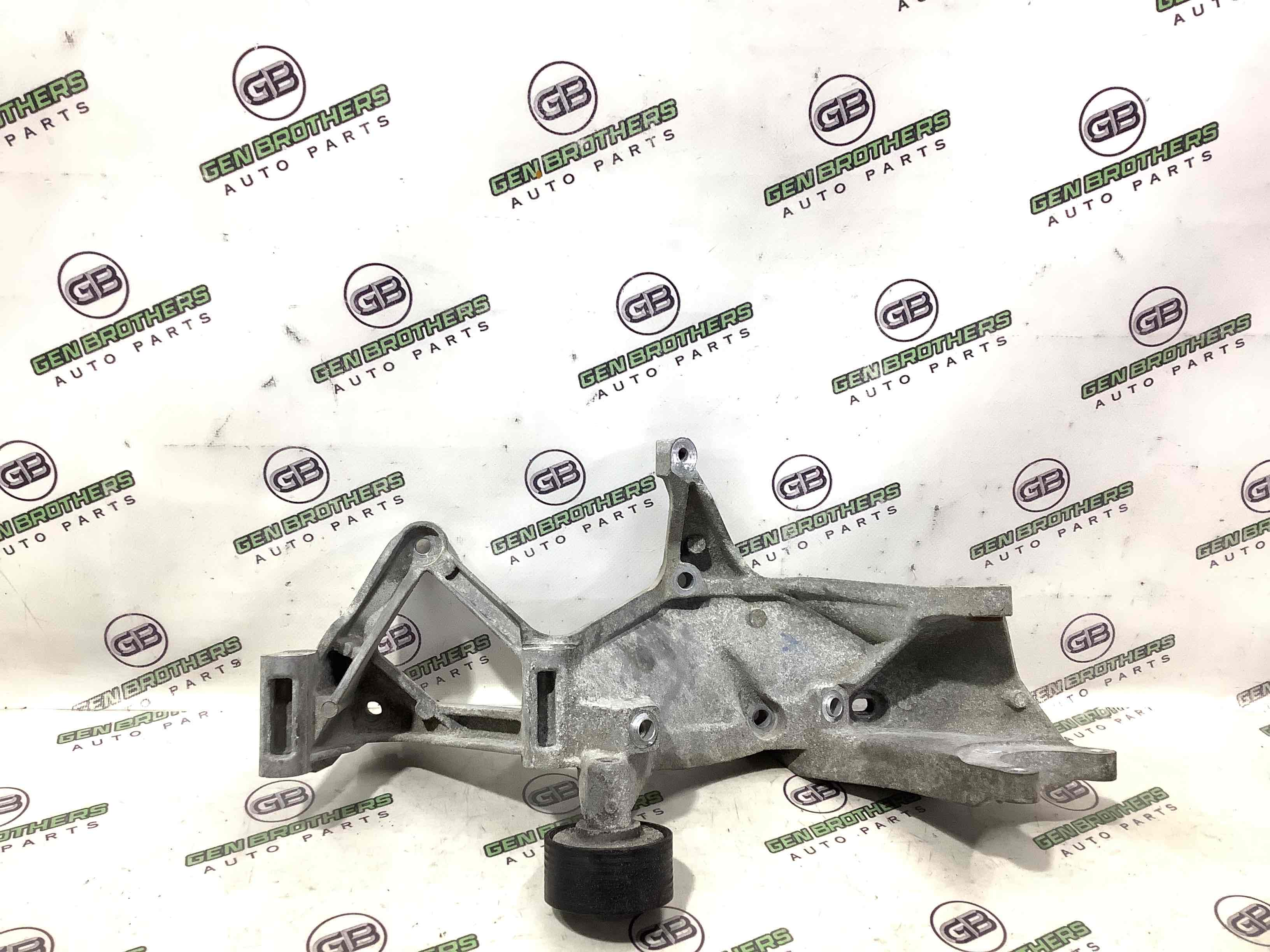 Генератор, кронштейн генератора