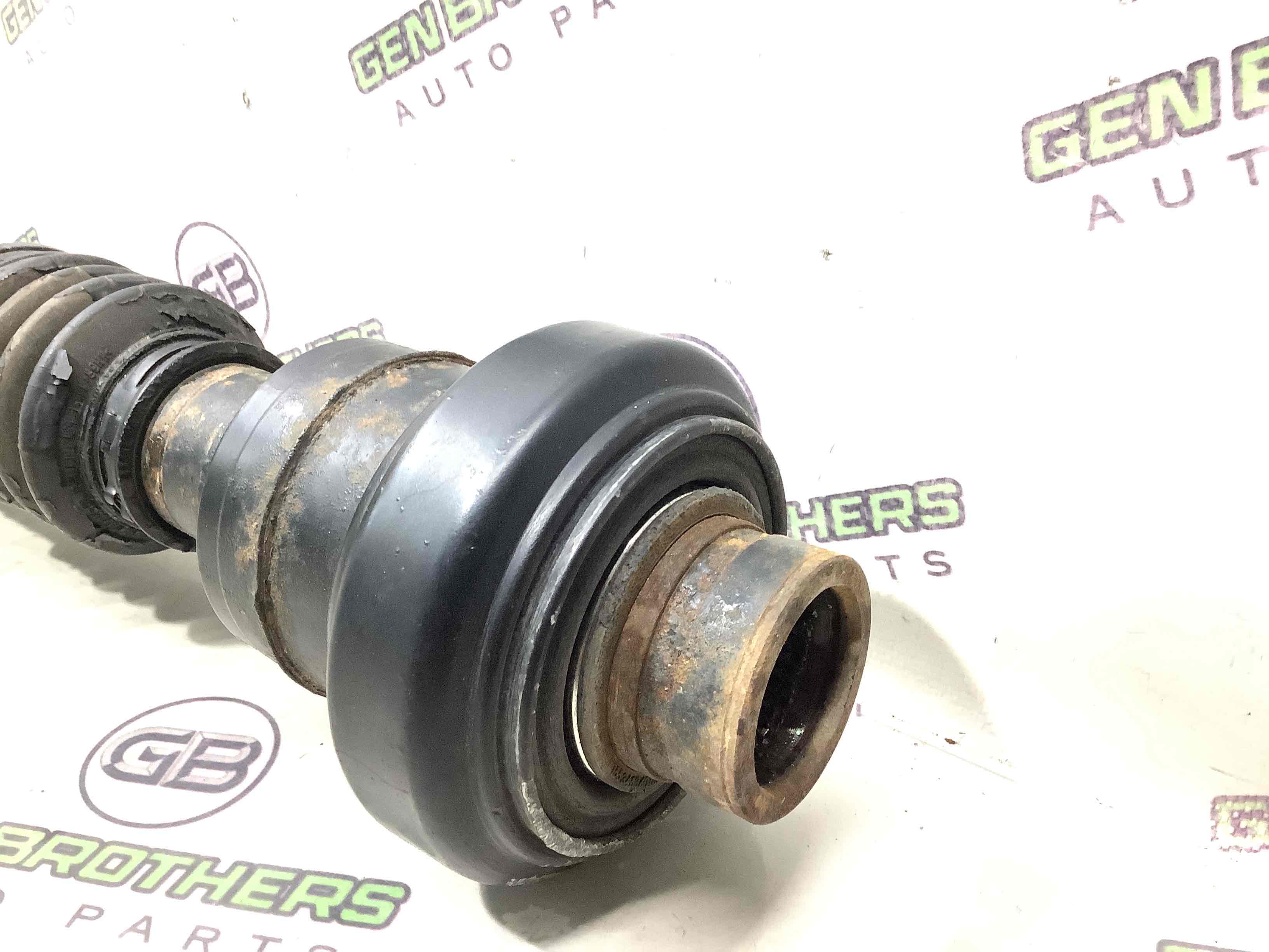 Карданний вал