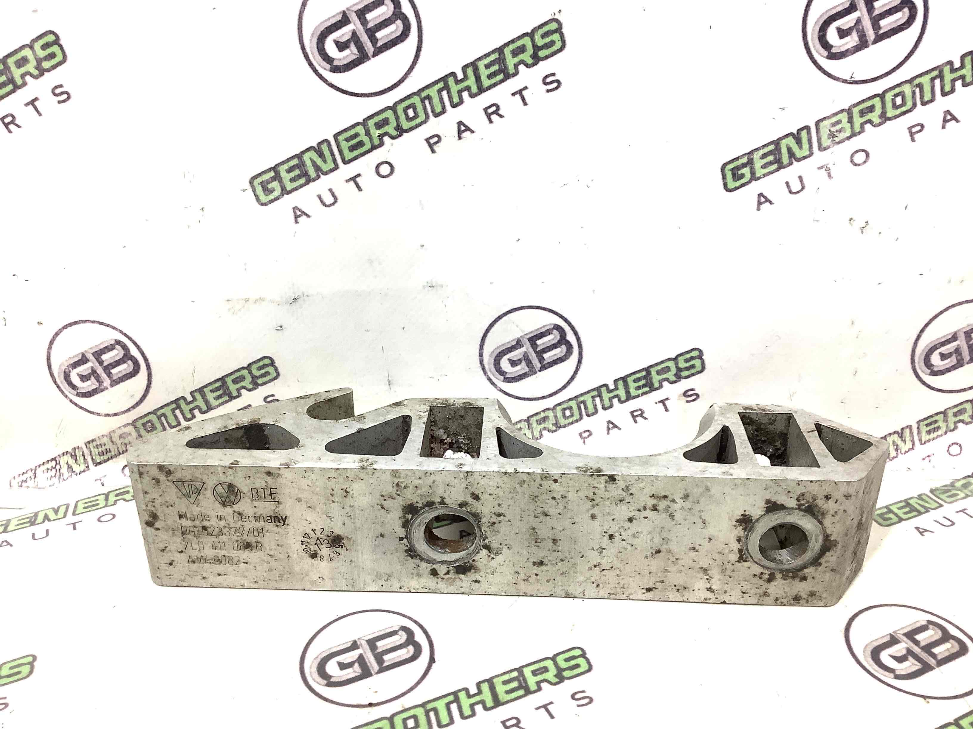 Кріплення, кронштейн