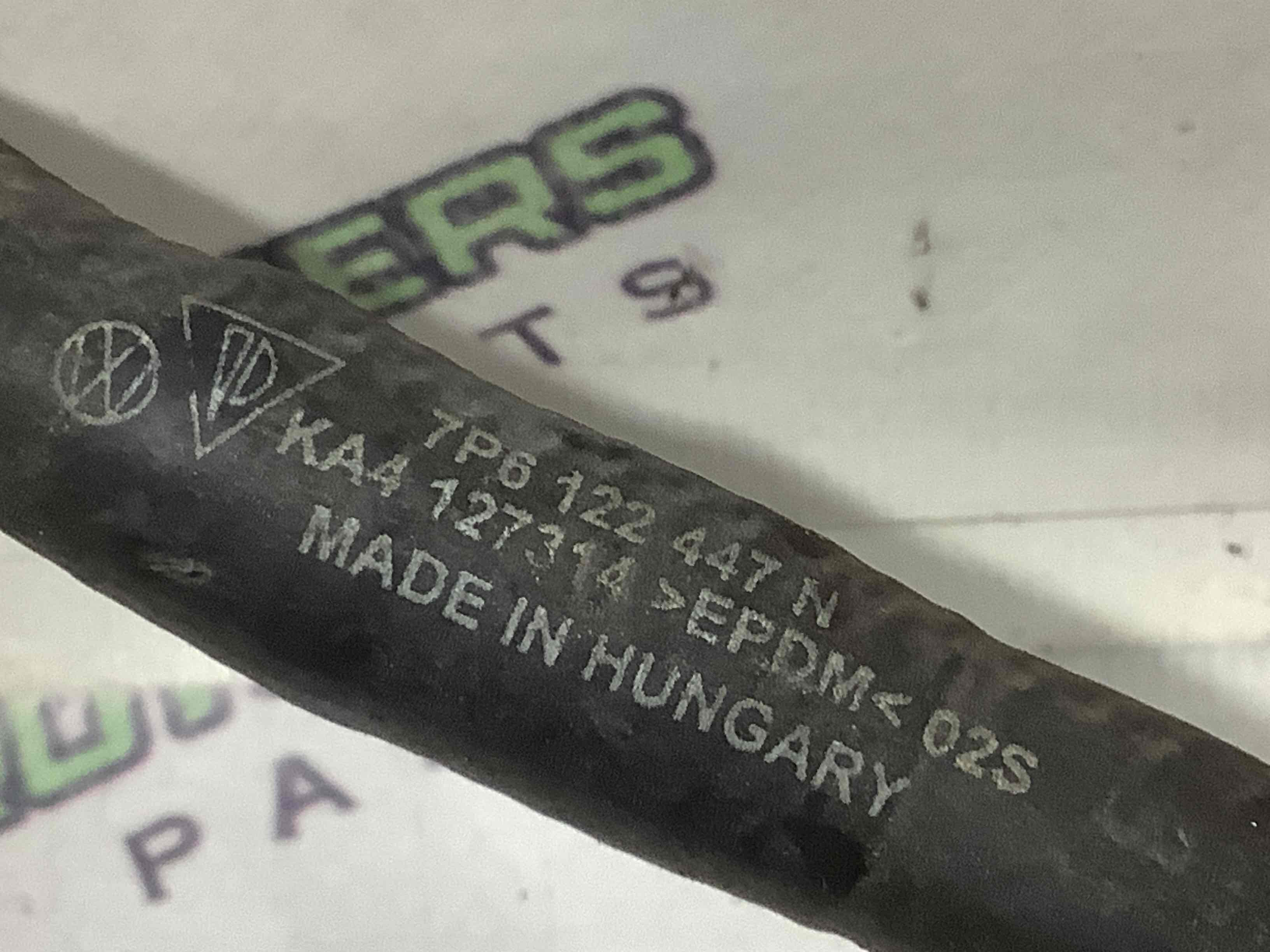 Патрубок трубопровід, шланг