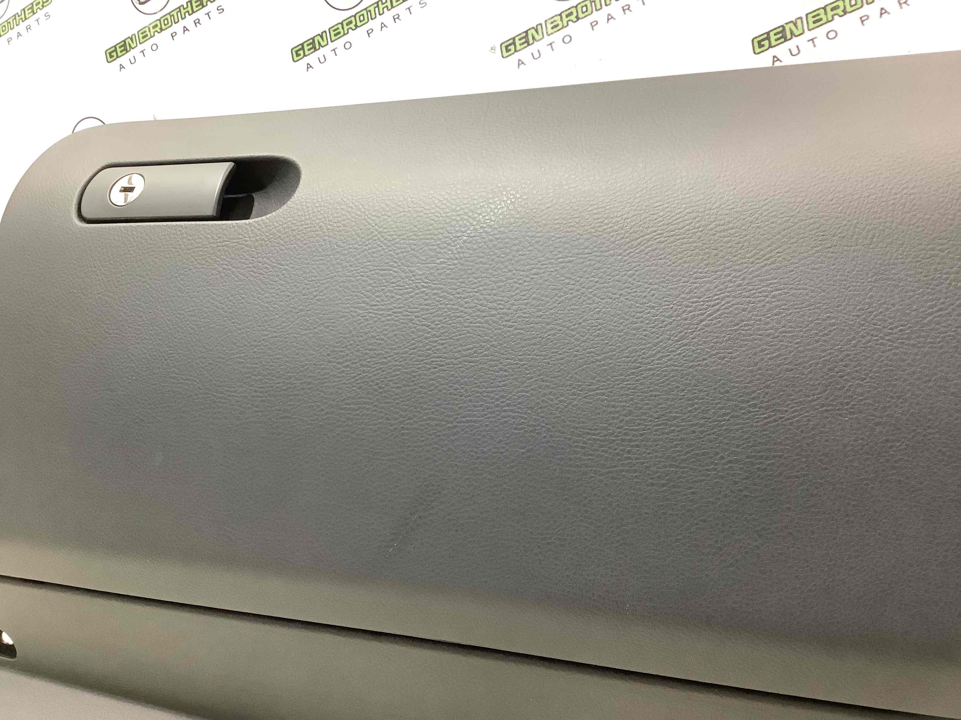 Бардачок замок бардачка, підстаканник, ящик