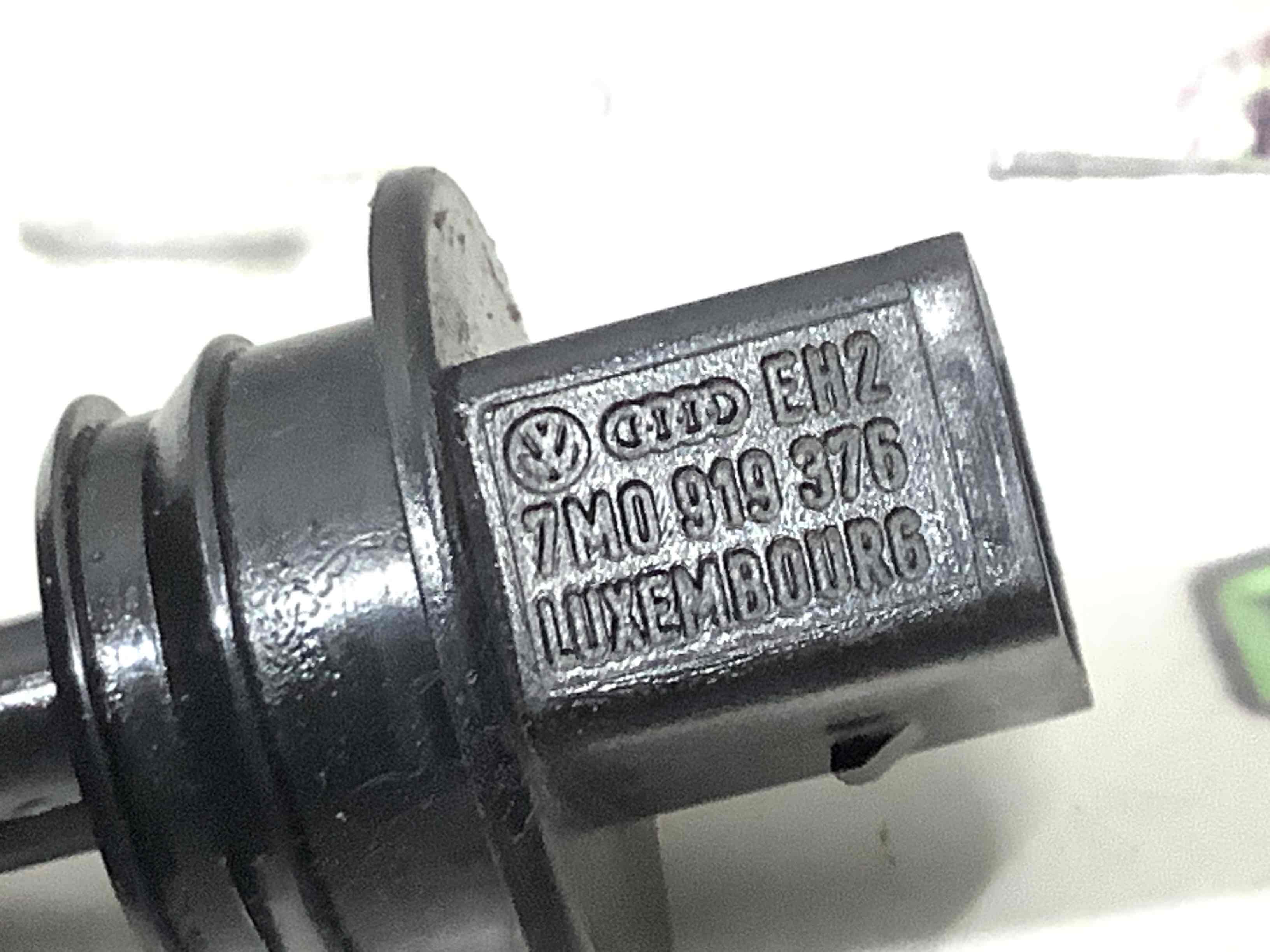 Датчик рівня бачка омивача