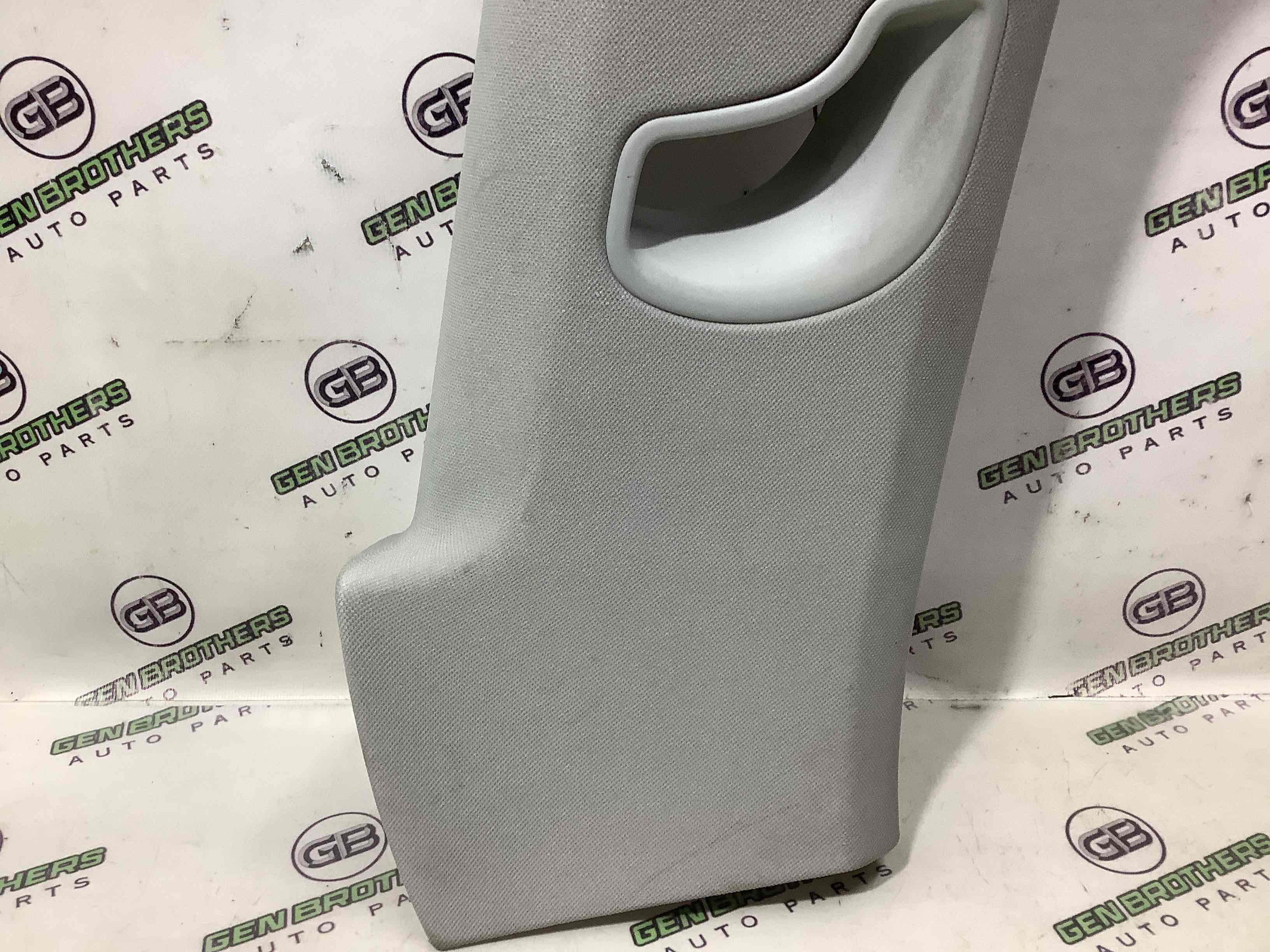 Обшивка задньої стійки ліва