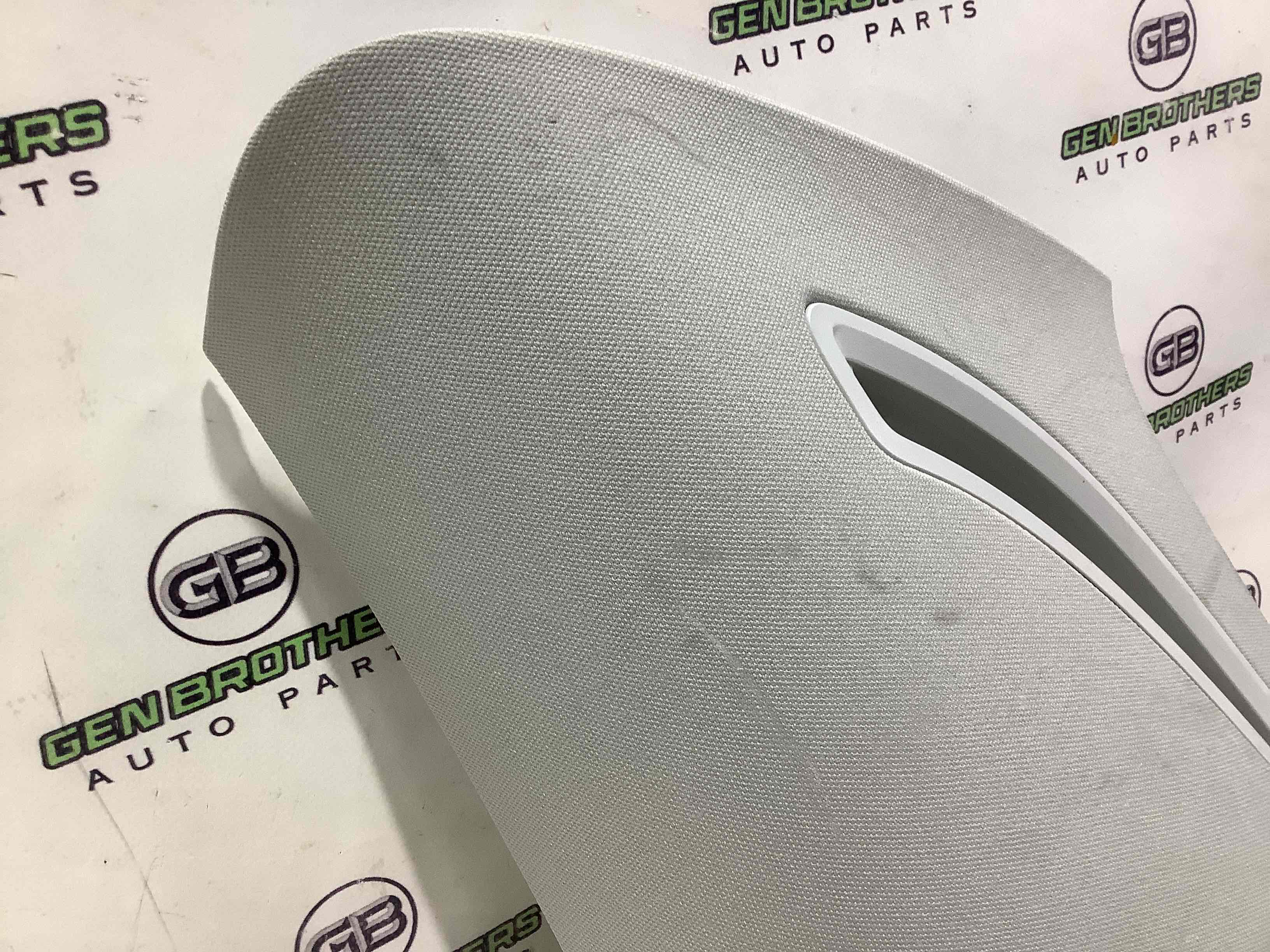 Обшивка задньої стійки права