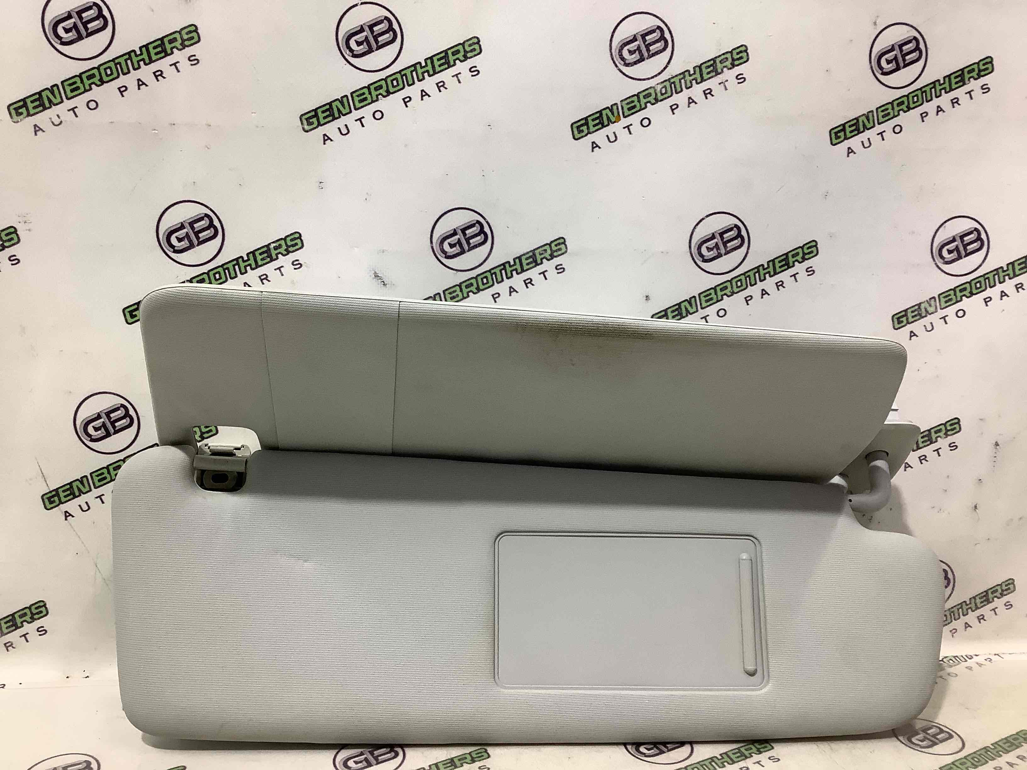 Козирок сонцезахисний