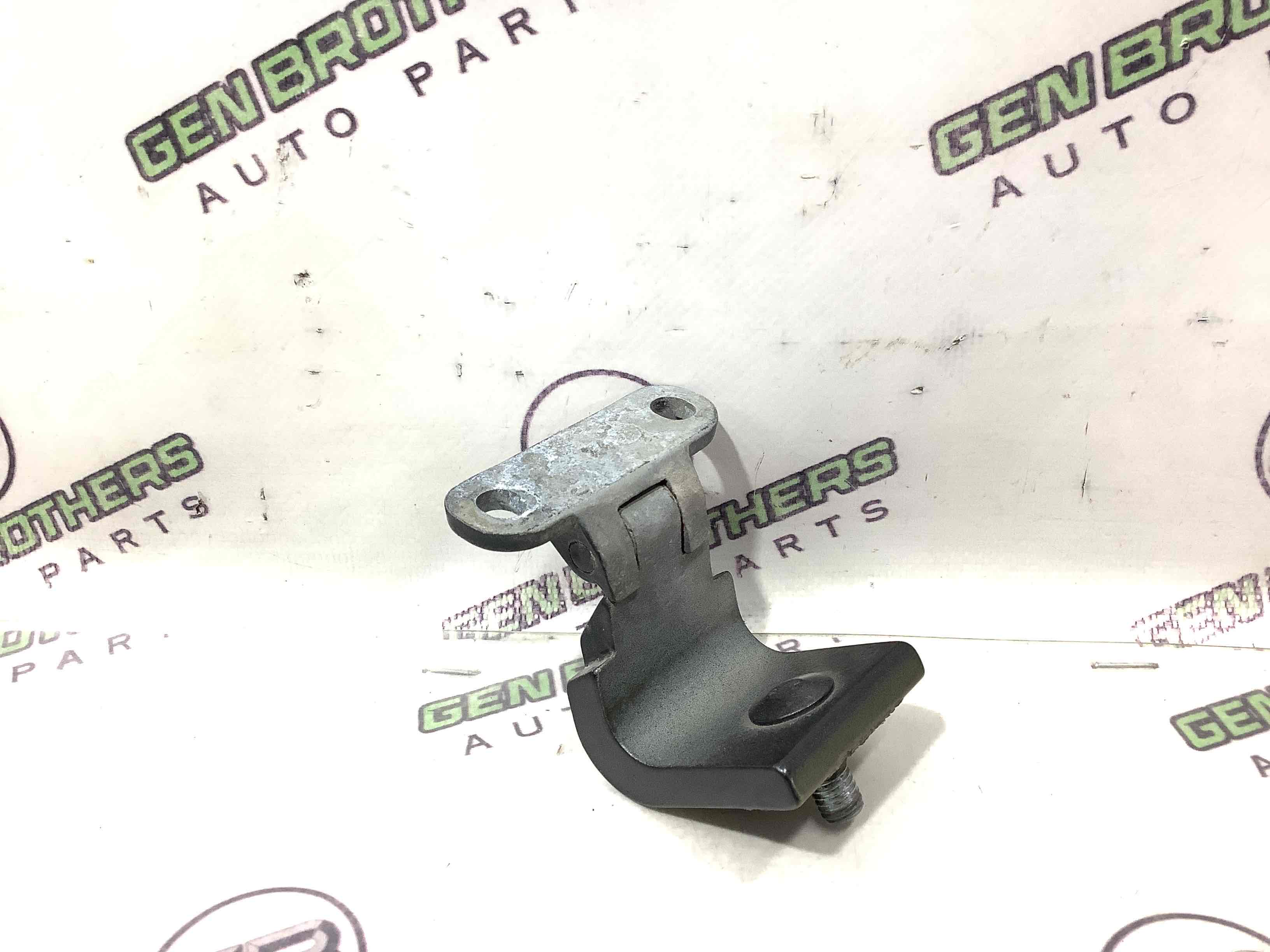 Петля кришки багажника, двері багажника