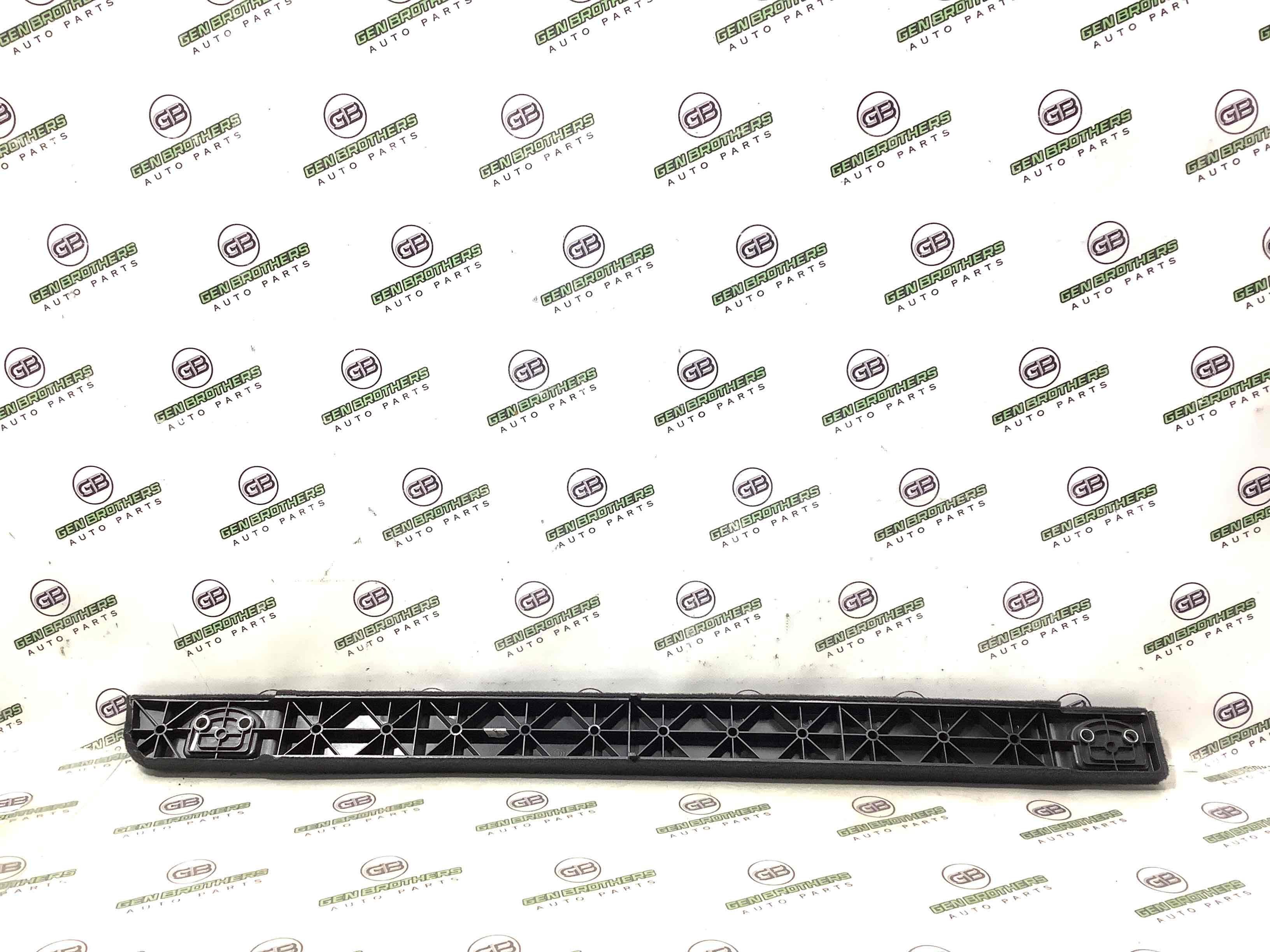 Елементи оздоблення багажника