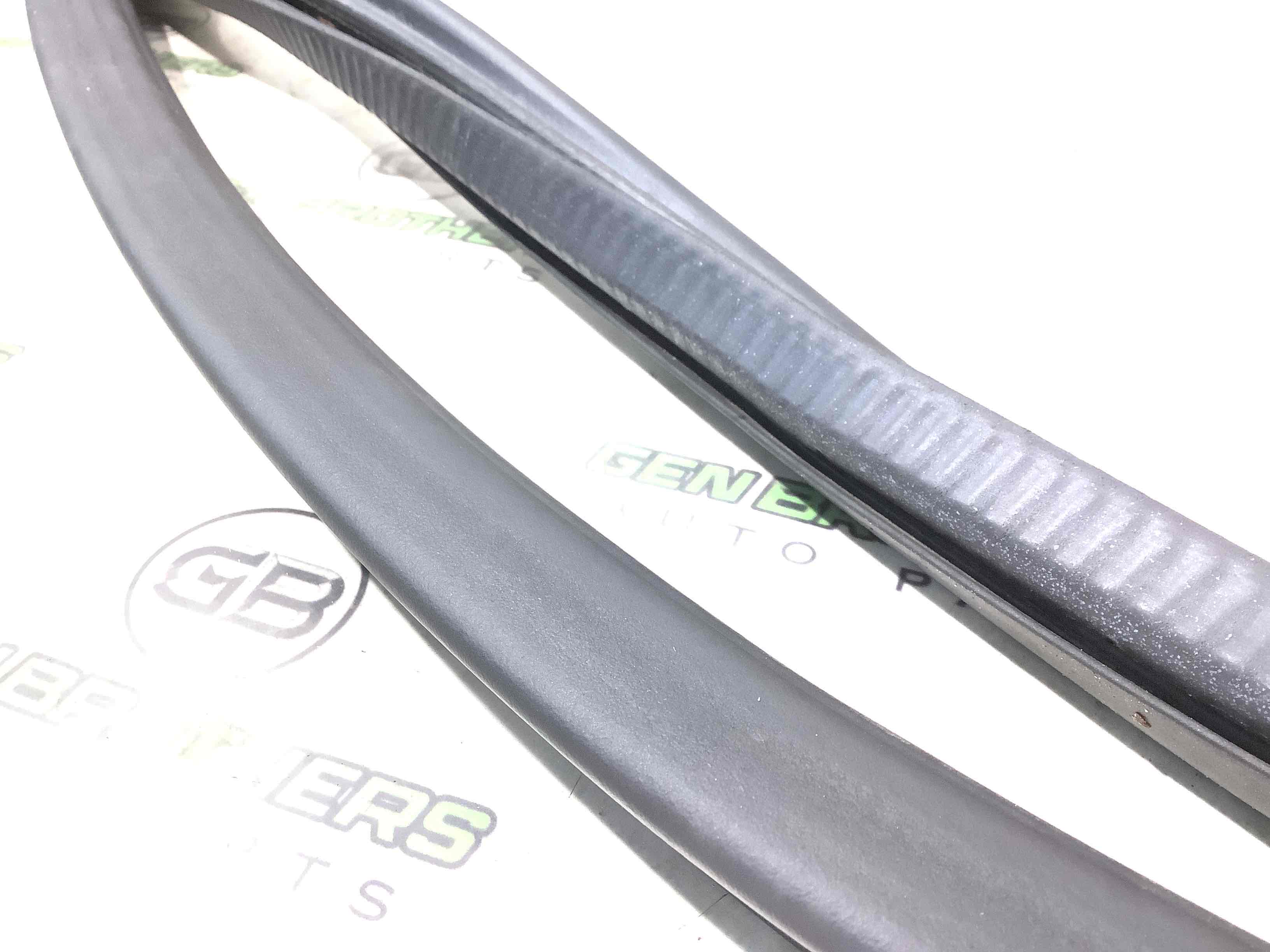 Ущільнювач скла, двері