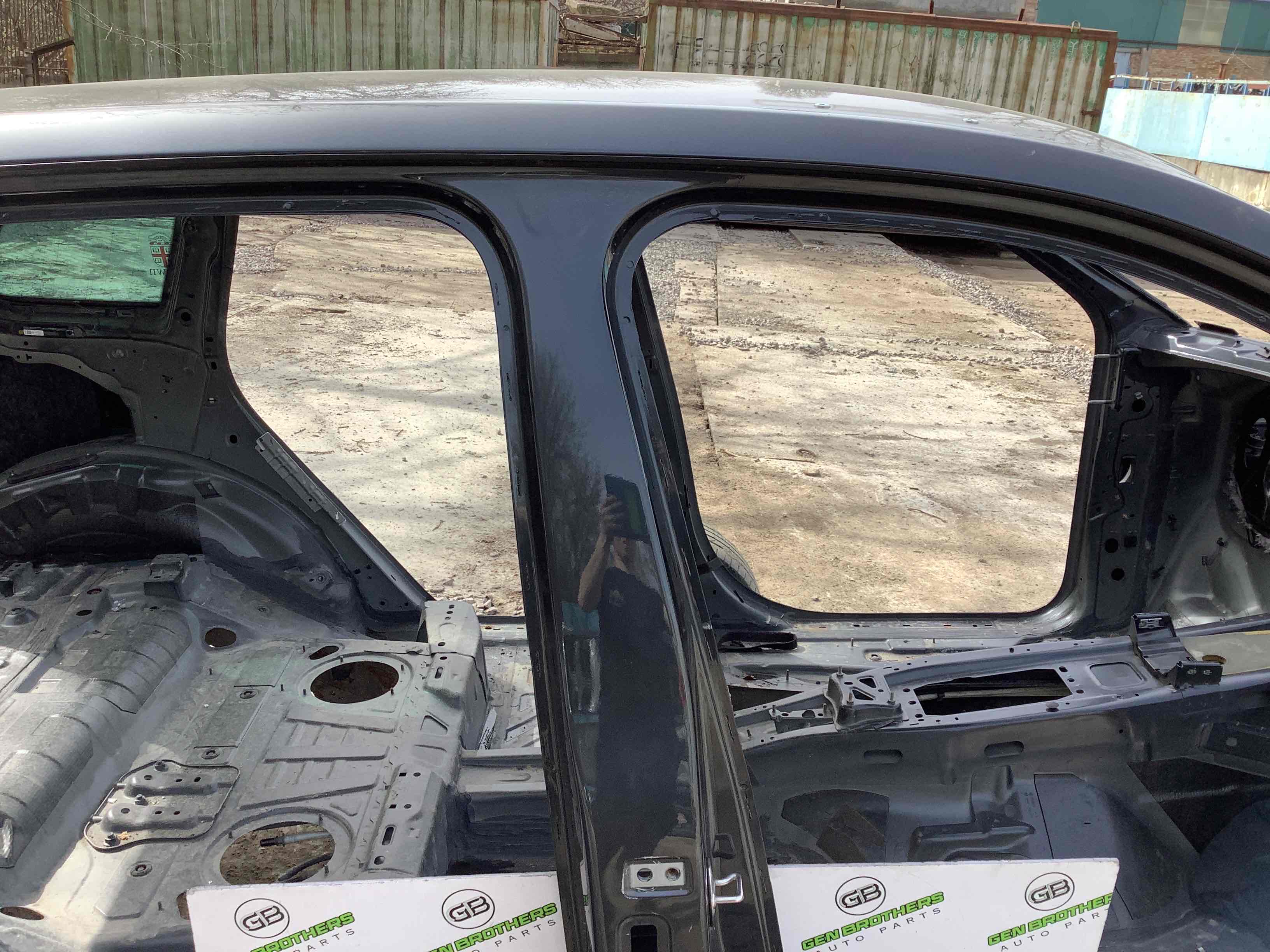 Стійки кузова та пороги