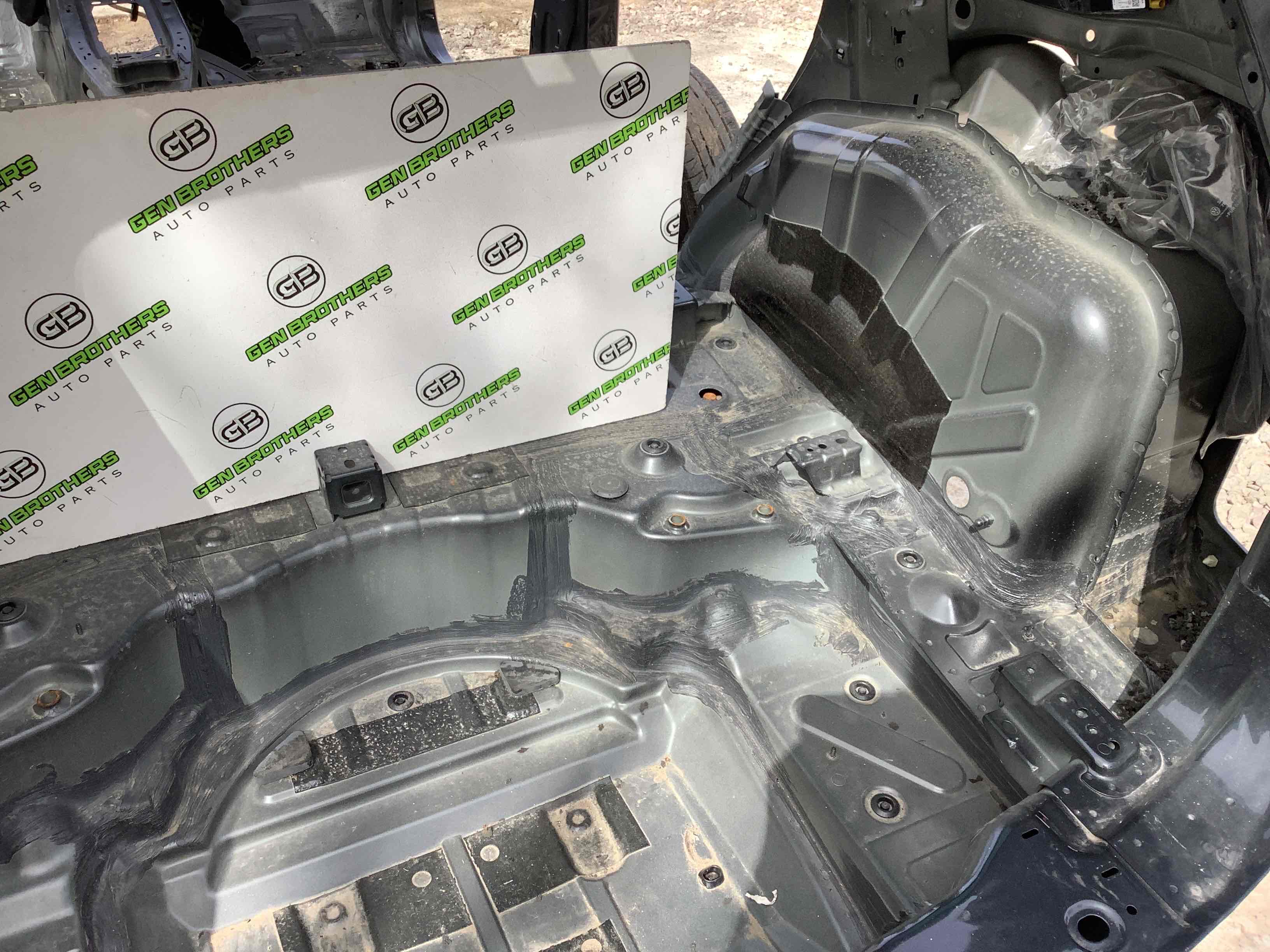 Корито багажника