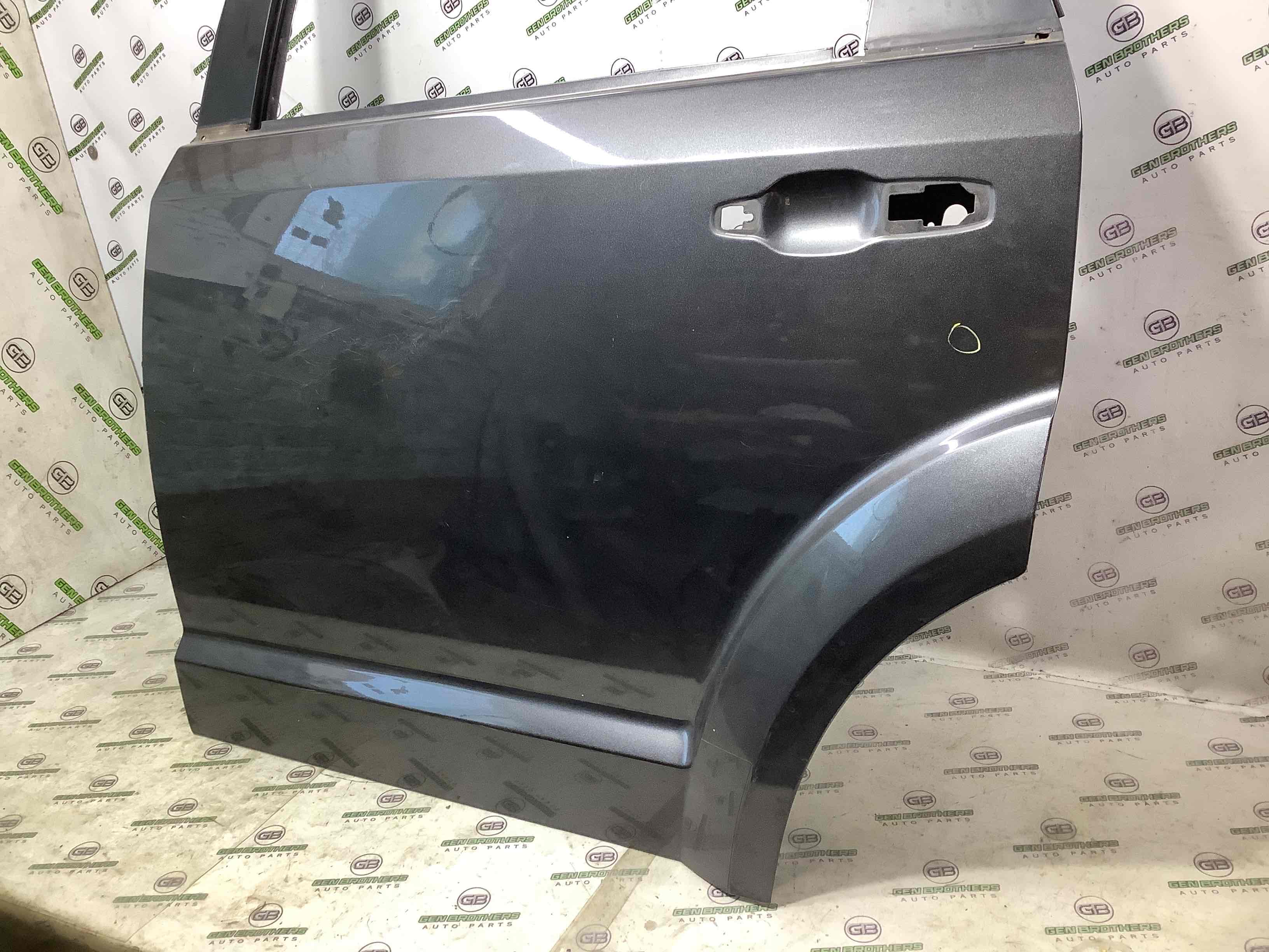 Дверь задняя левая