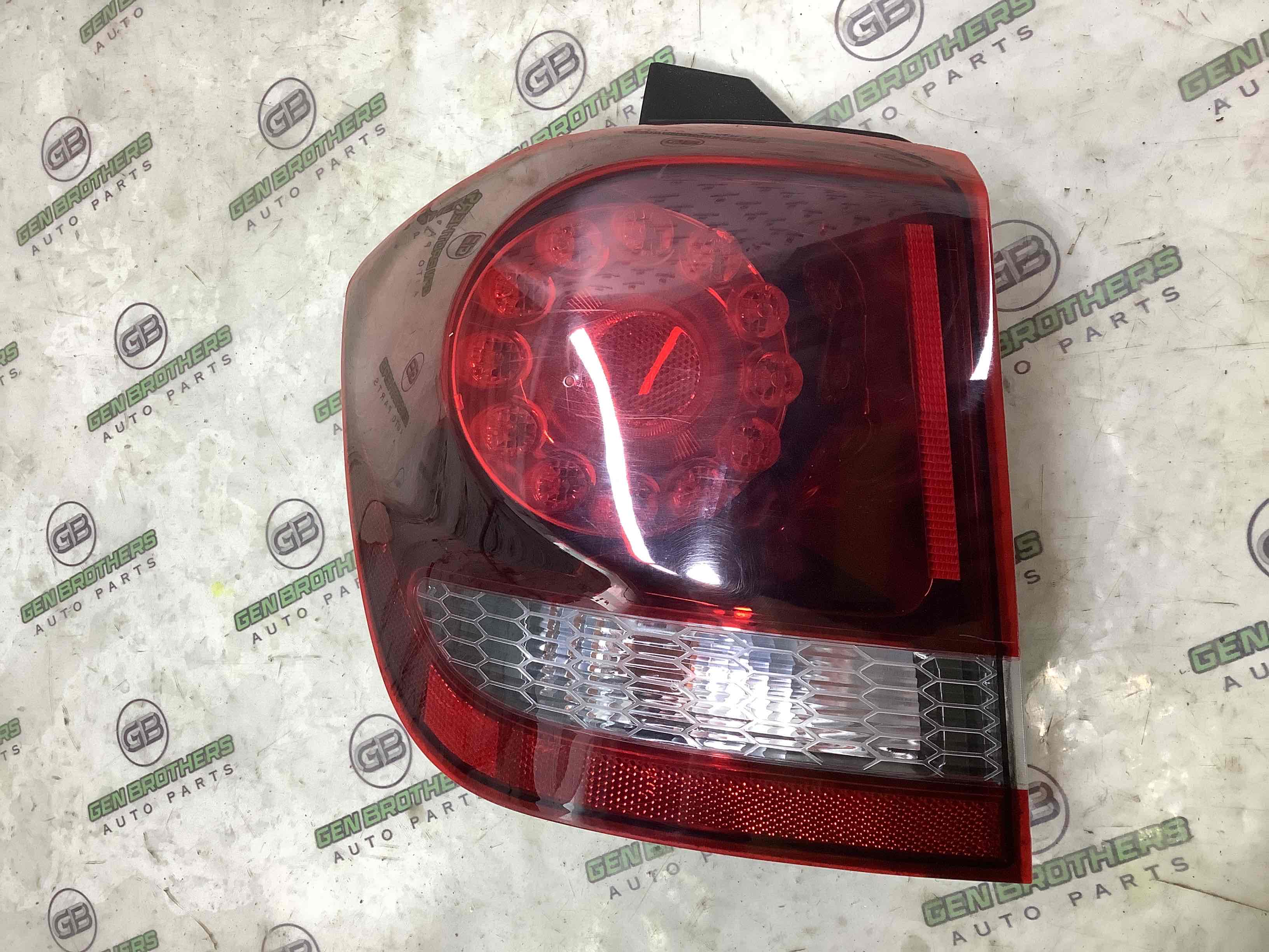 Фонарь задний левый