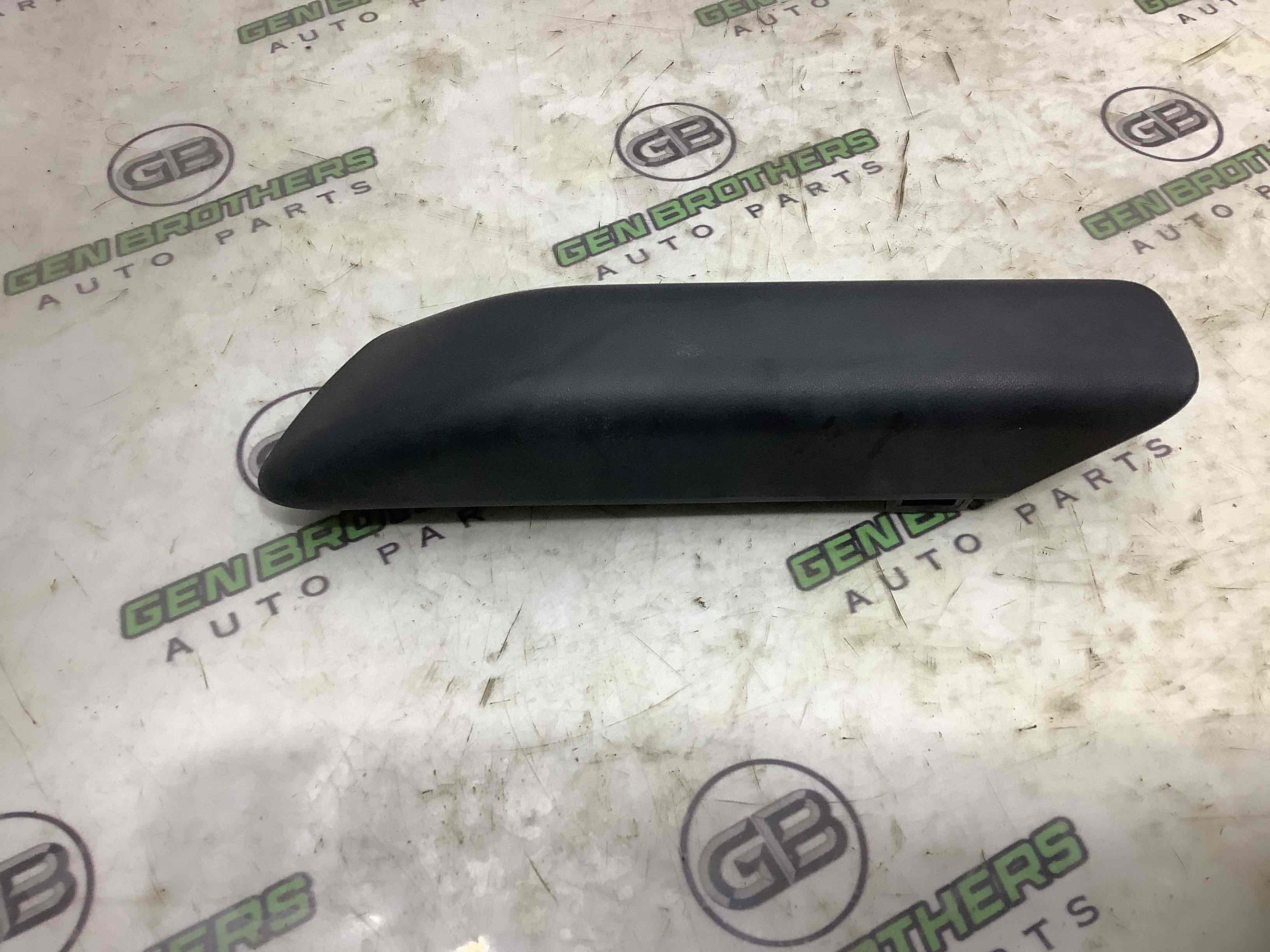 Молдинг крыши, рейлинг на крышу,  накладки