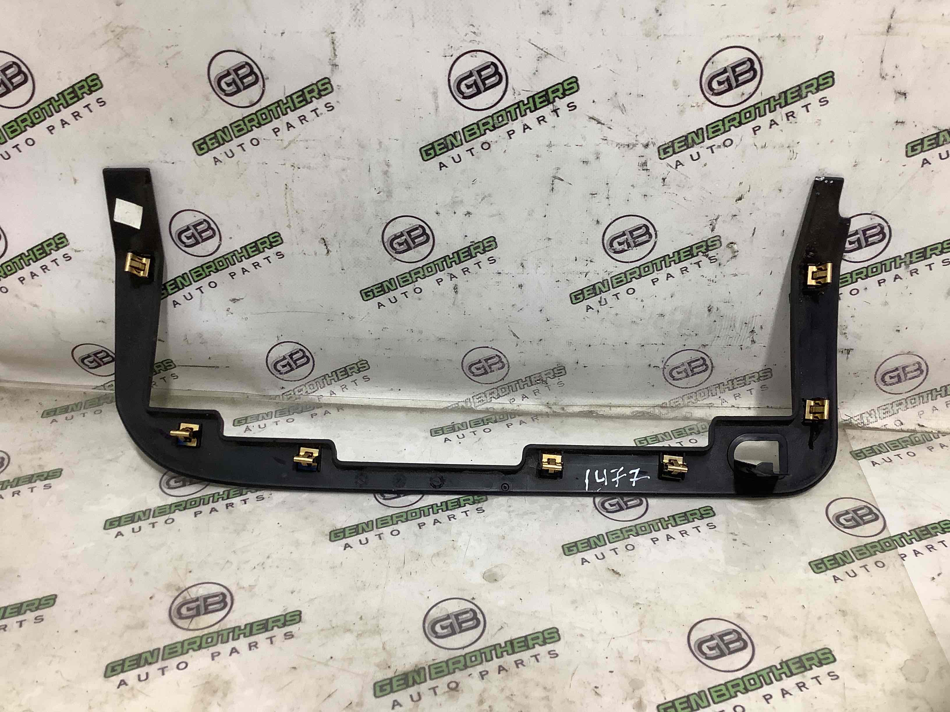 Обшивка приборной панели торпедо