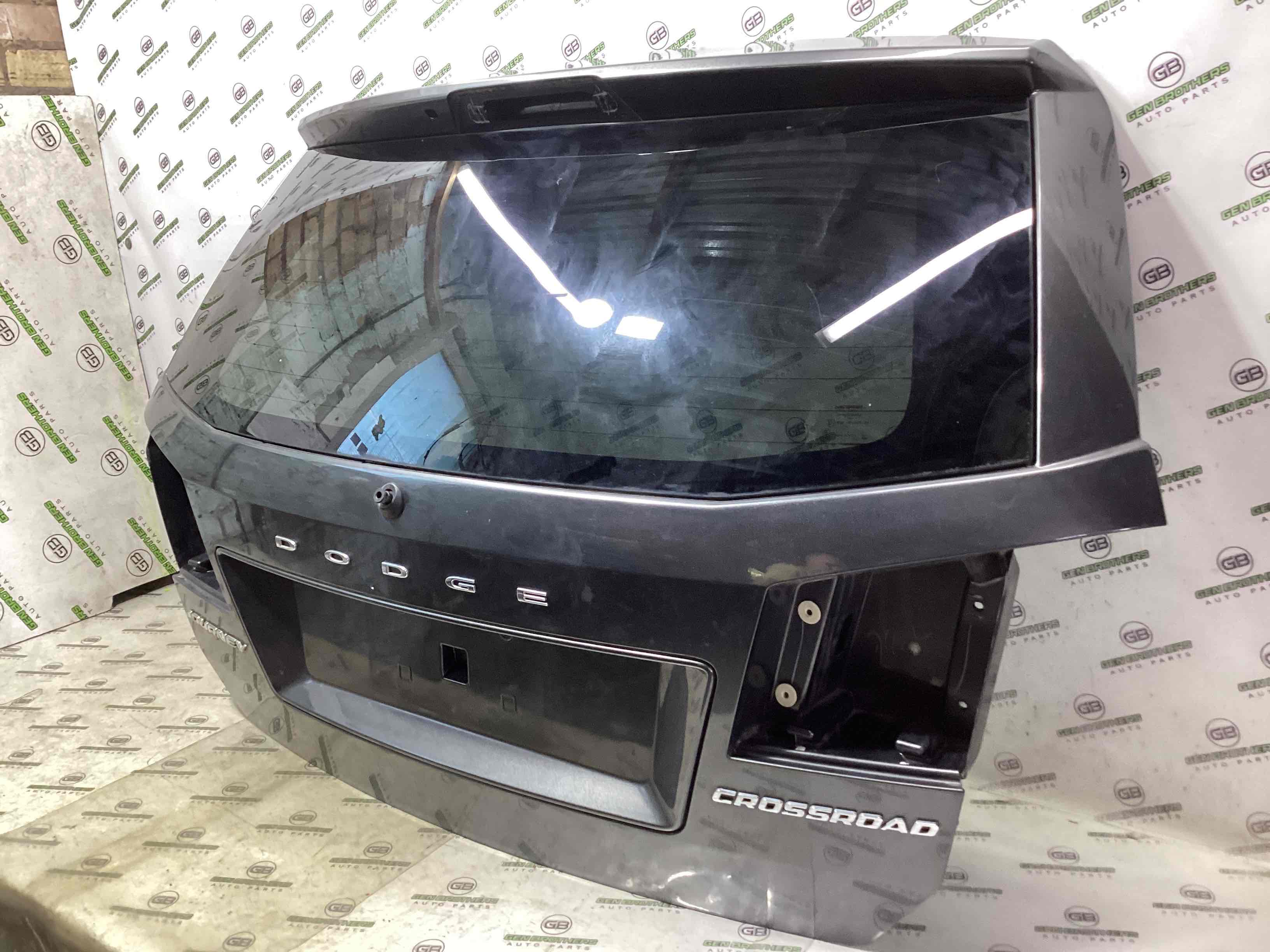 Крышка багажника, дверь багажника