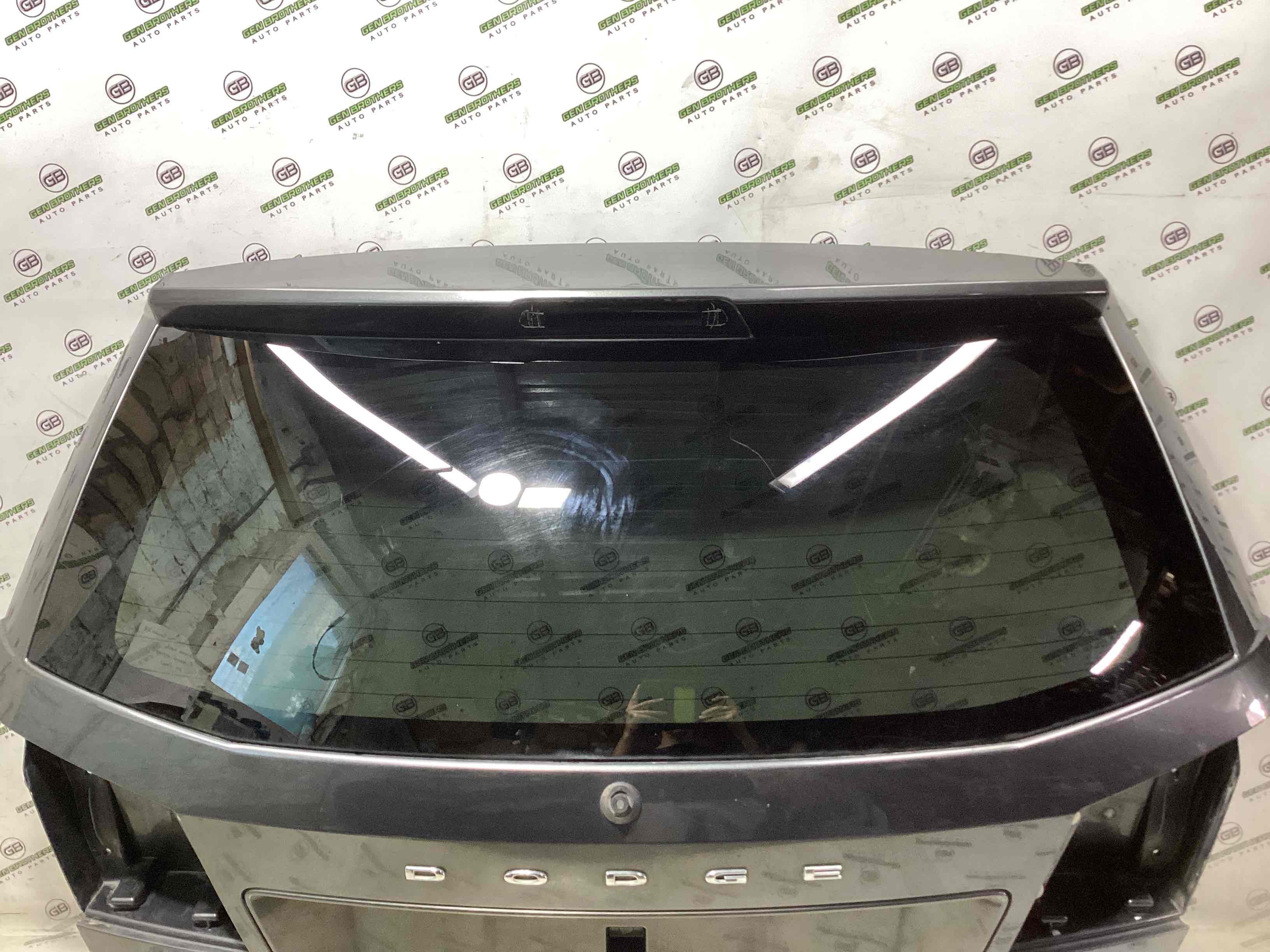 Стекло заднее, стекло крышки багажника