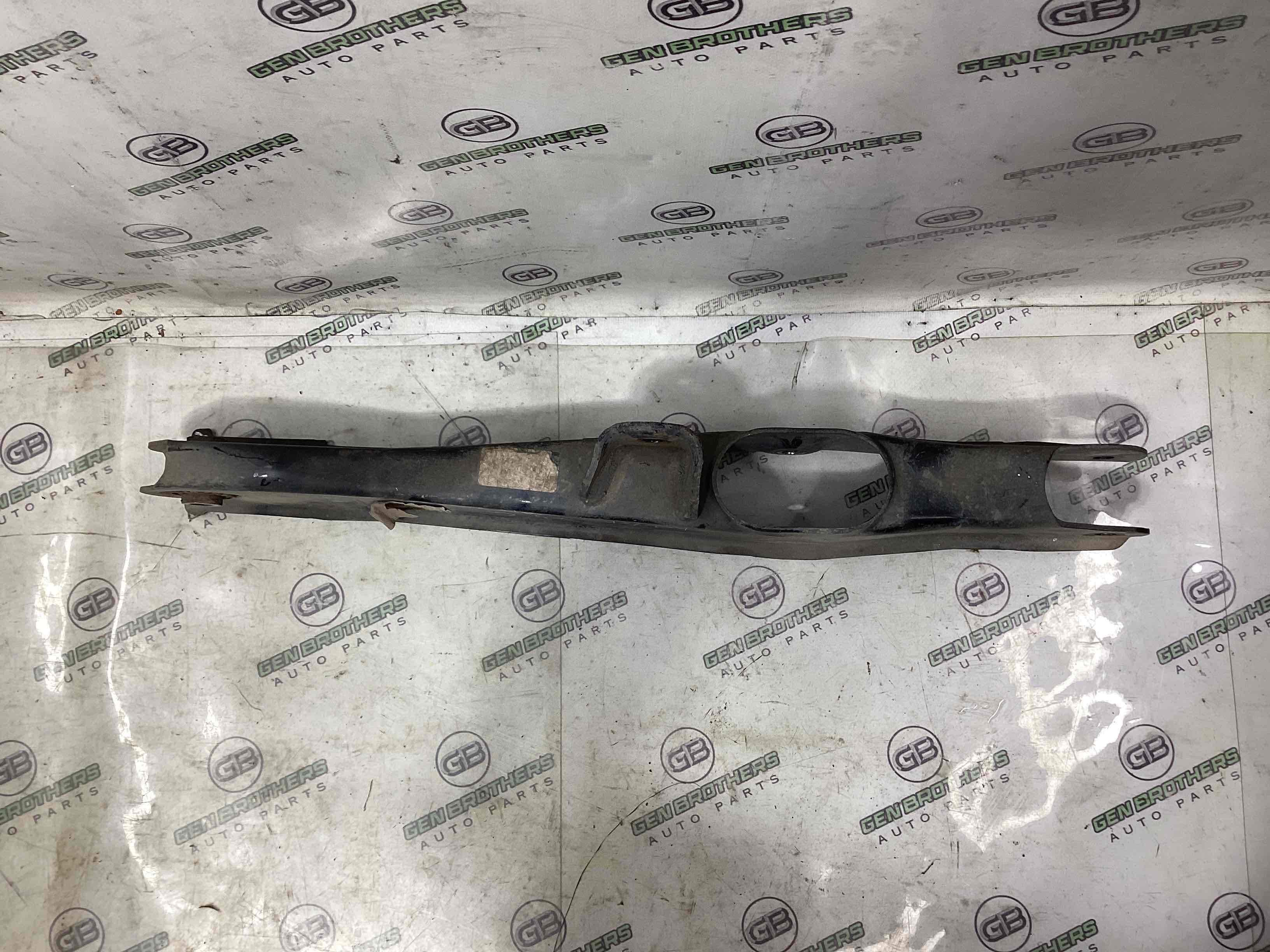 Рычаг задний правый