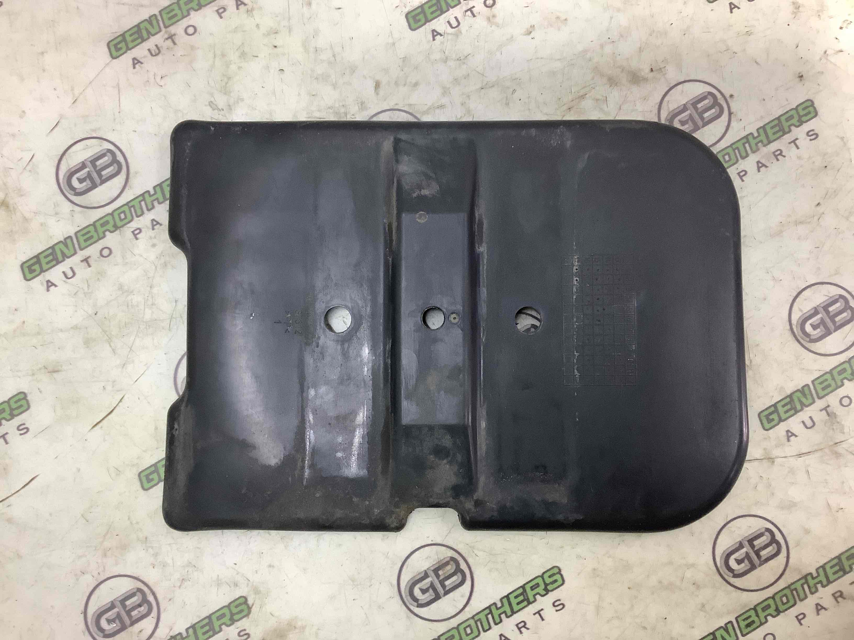 Полка аккумулятора, крышка, крепление площадка АКБ