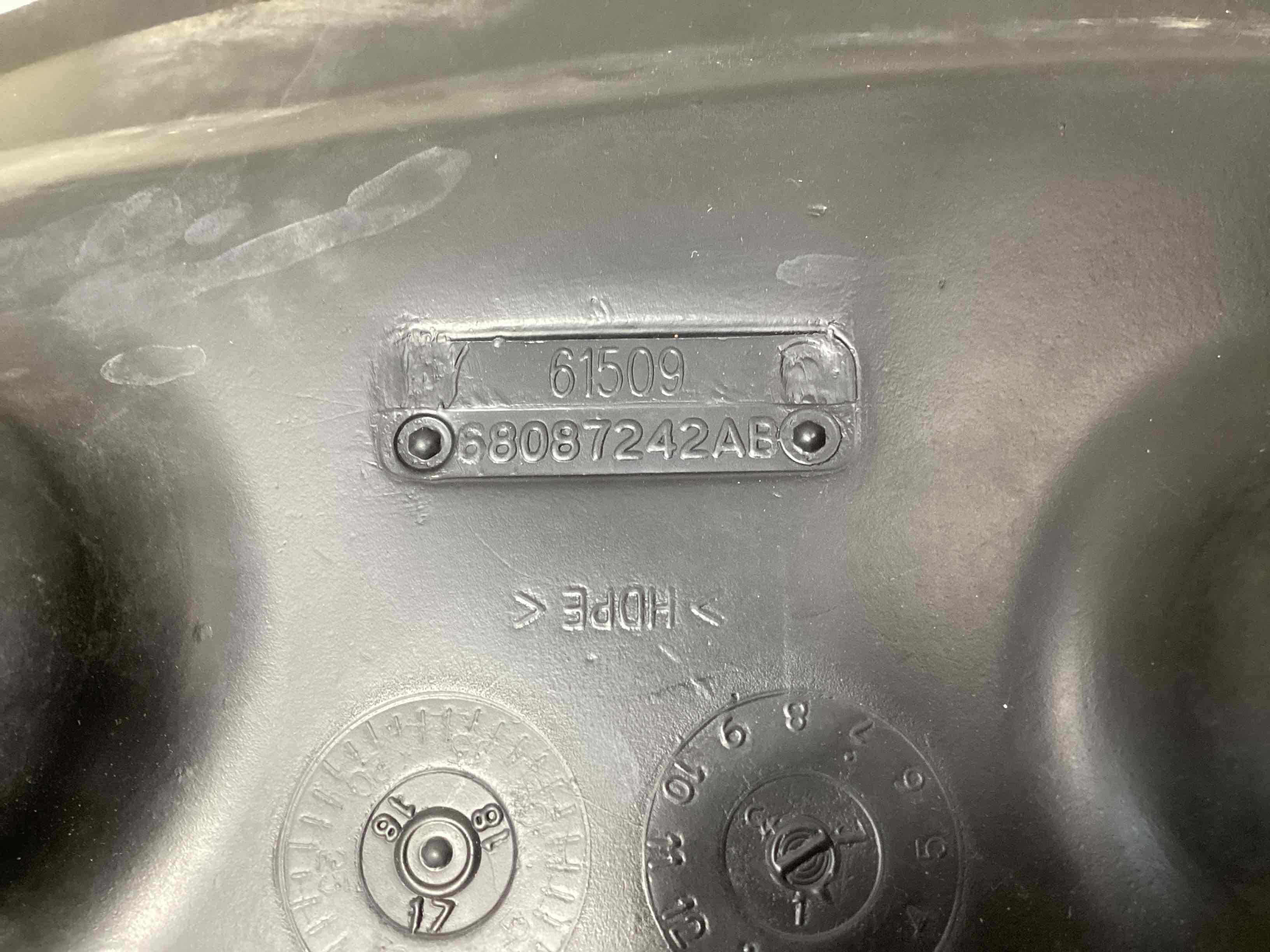 Защита арок передний правый подкрылок