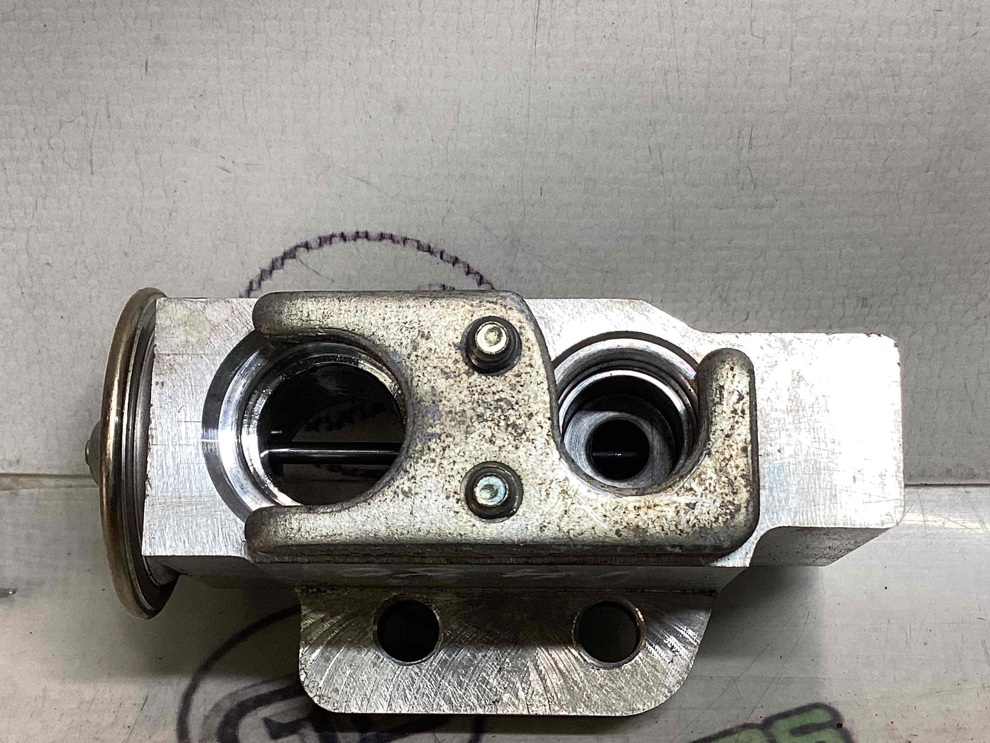 Клапан кондиціонера