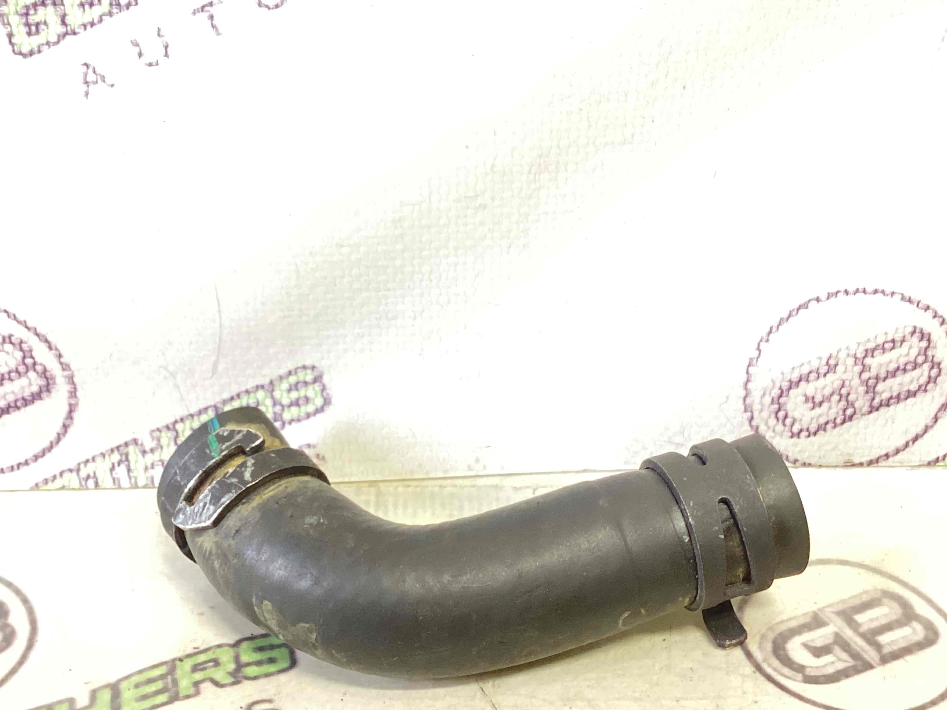 Патрубок трубопровід, шланг