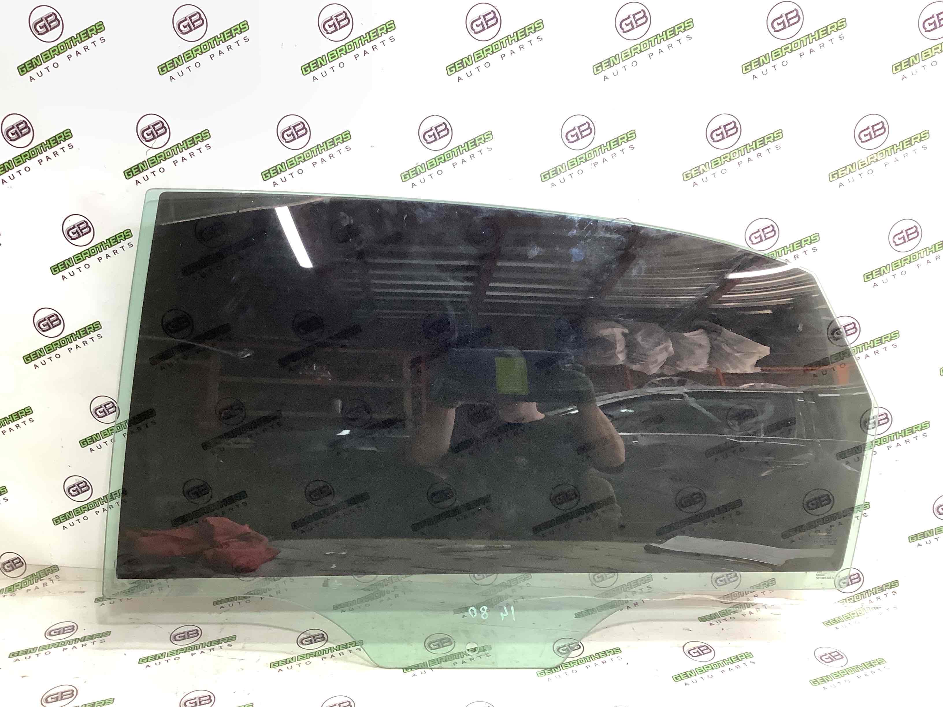 Скло заднє ліве